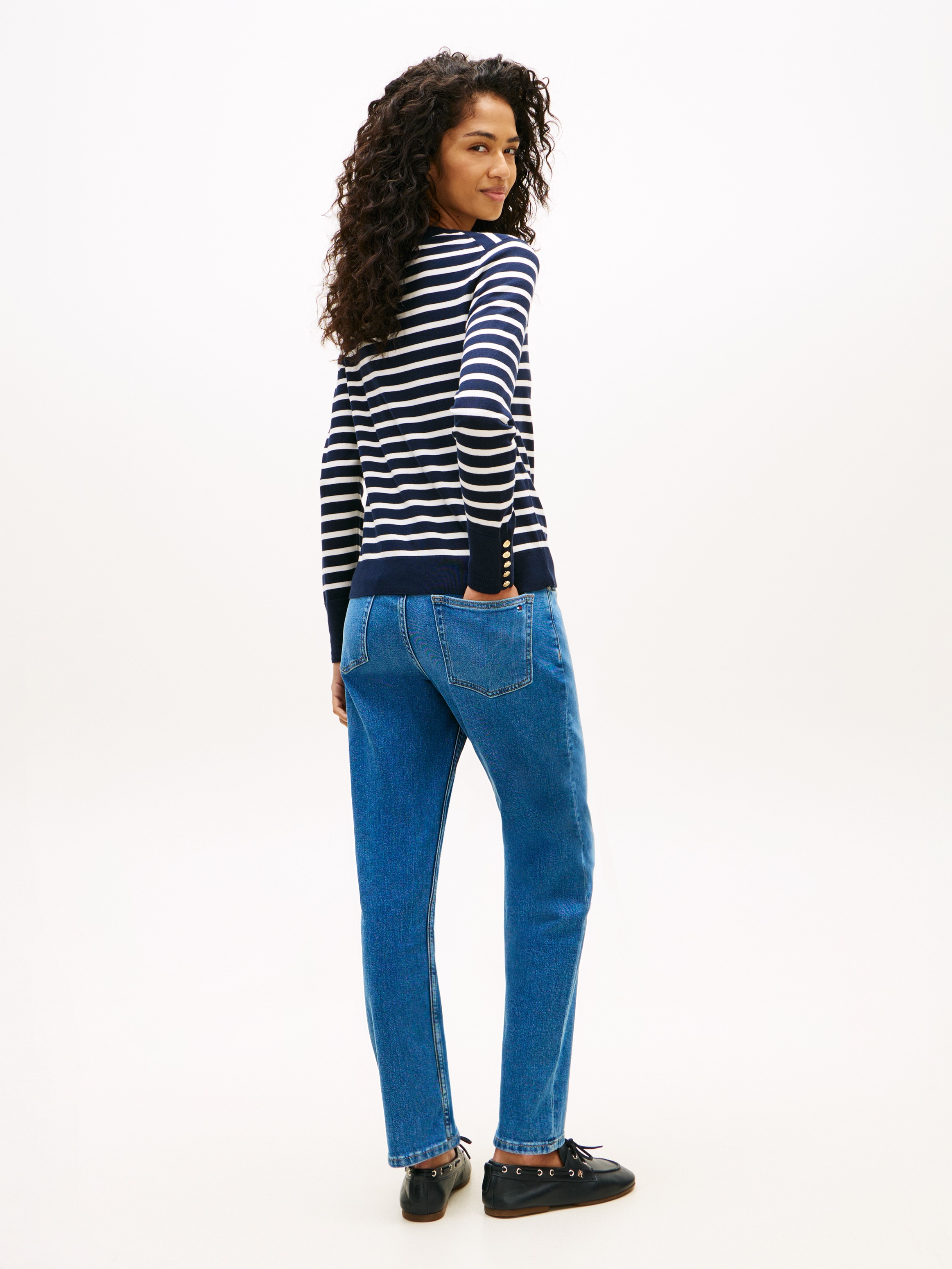 Tommy Hilfiger Pull en tricot »STITCH V-NECK« avec détail bouton sur la manche, coupe régulière