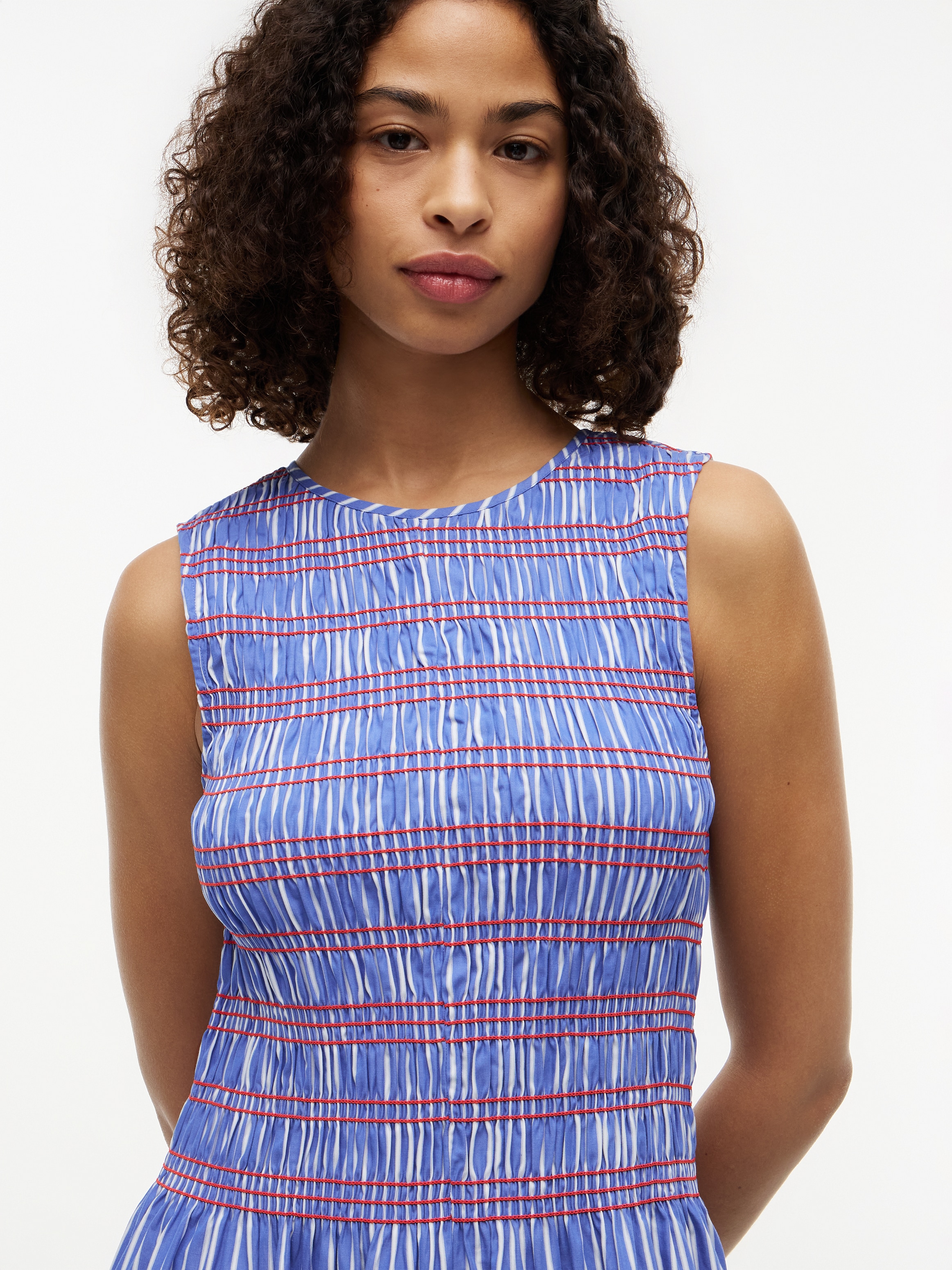 Tommy Hilfiger Robe de smoking »SMOCKING STRIPE NS MIDI DRESS« Sans poche Coton, longueur mollet, haut smocké