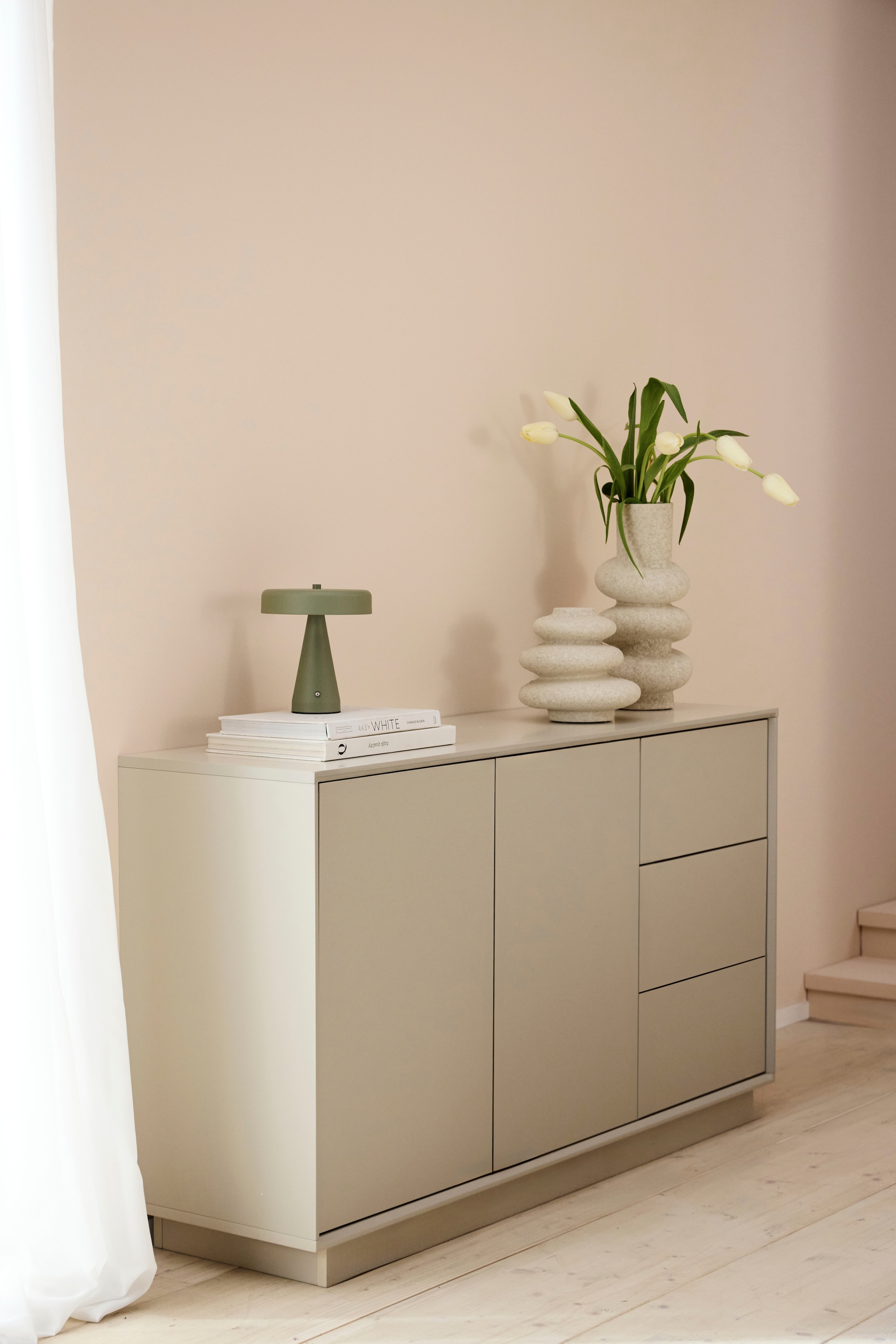 homsy by Ana Johnson Sideboard »Storvia« seidenmatte Lackierung, geräuschlose Soft-Close-Schubladen, B 140 cm