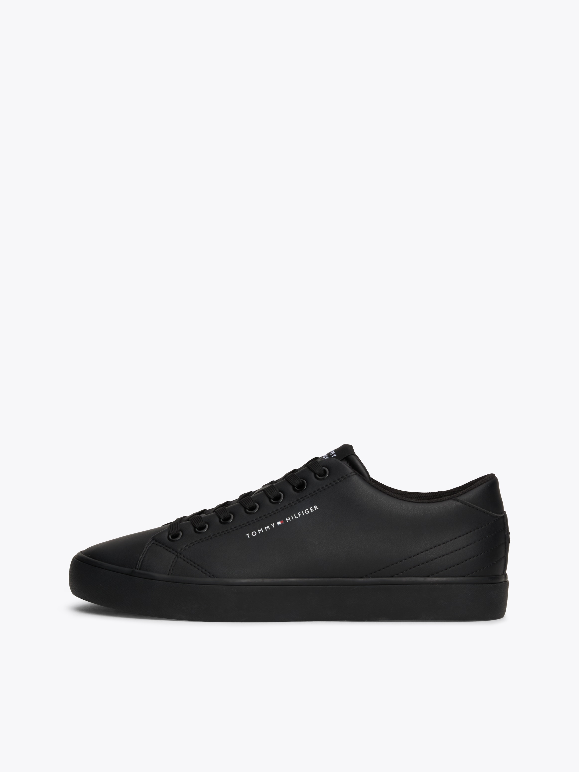 Tommy Hilfiger Sneaker »TH HI VULC CORE LOW LEATHER ESS«, Freizeitschuh, Halbschuh, Schnürschuh mit Ziernähten an der Ferse