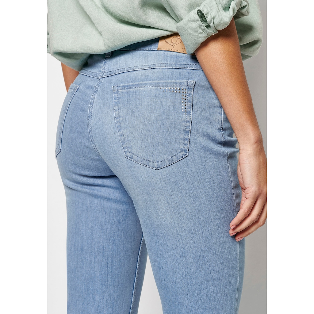 TONI Straight-Jeans »Perfect Shape Straight«, mit Gesässtaschen mit aufwendiger Verzierung