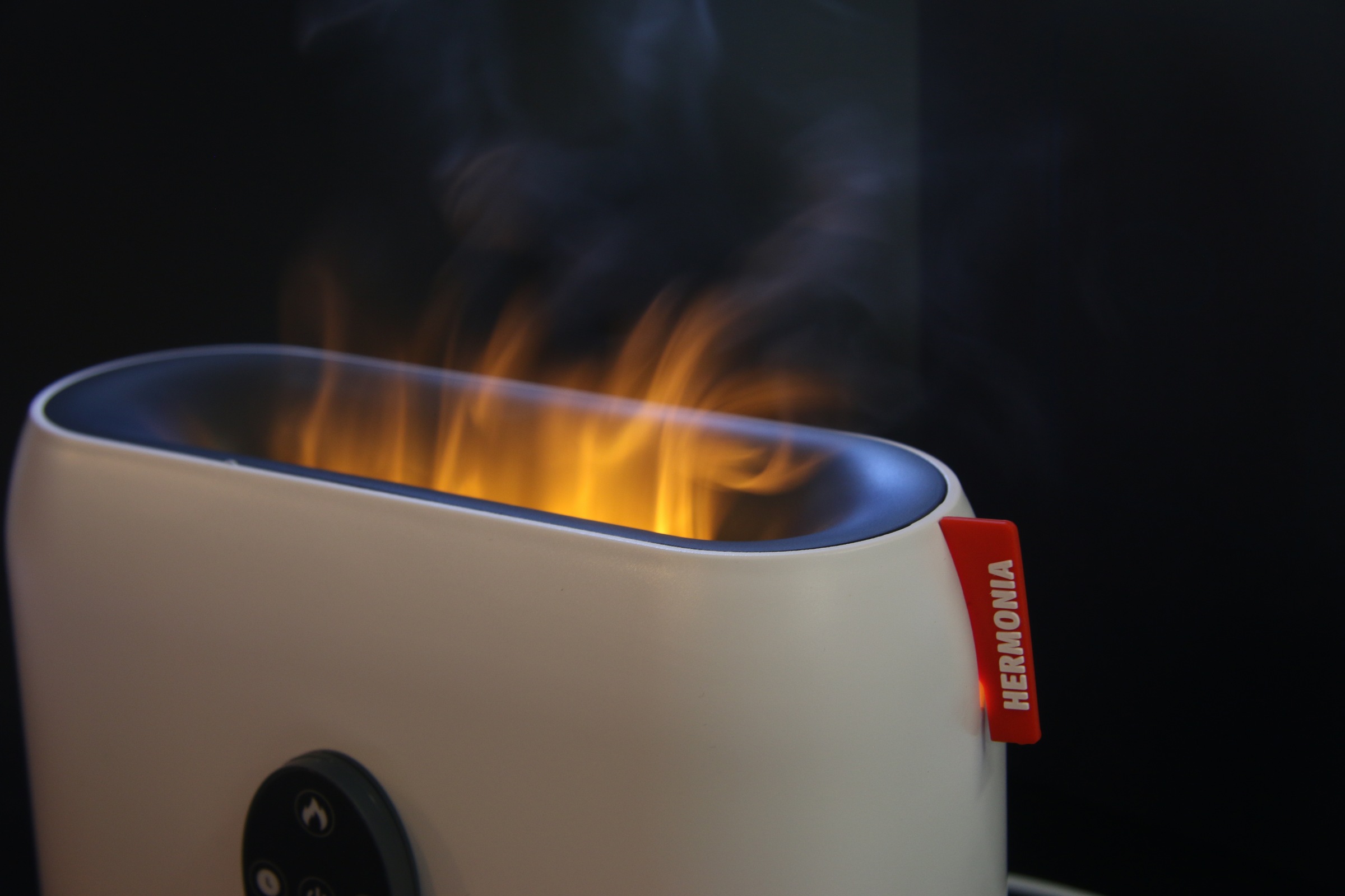 Sonnenkönig Luftbefeuchter »Hermonia, Flammeneffekt, USB C-Typ, Auto-Off, Tankgrösse 200ml«, 0,2 l Wassertank, Fernbedienung, Timer, laufruhig, einfache Bedienung, elegantes Design
