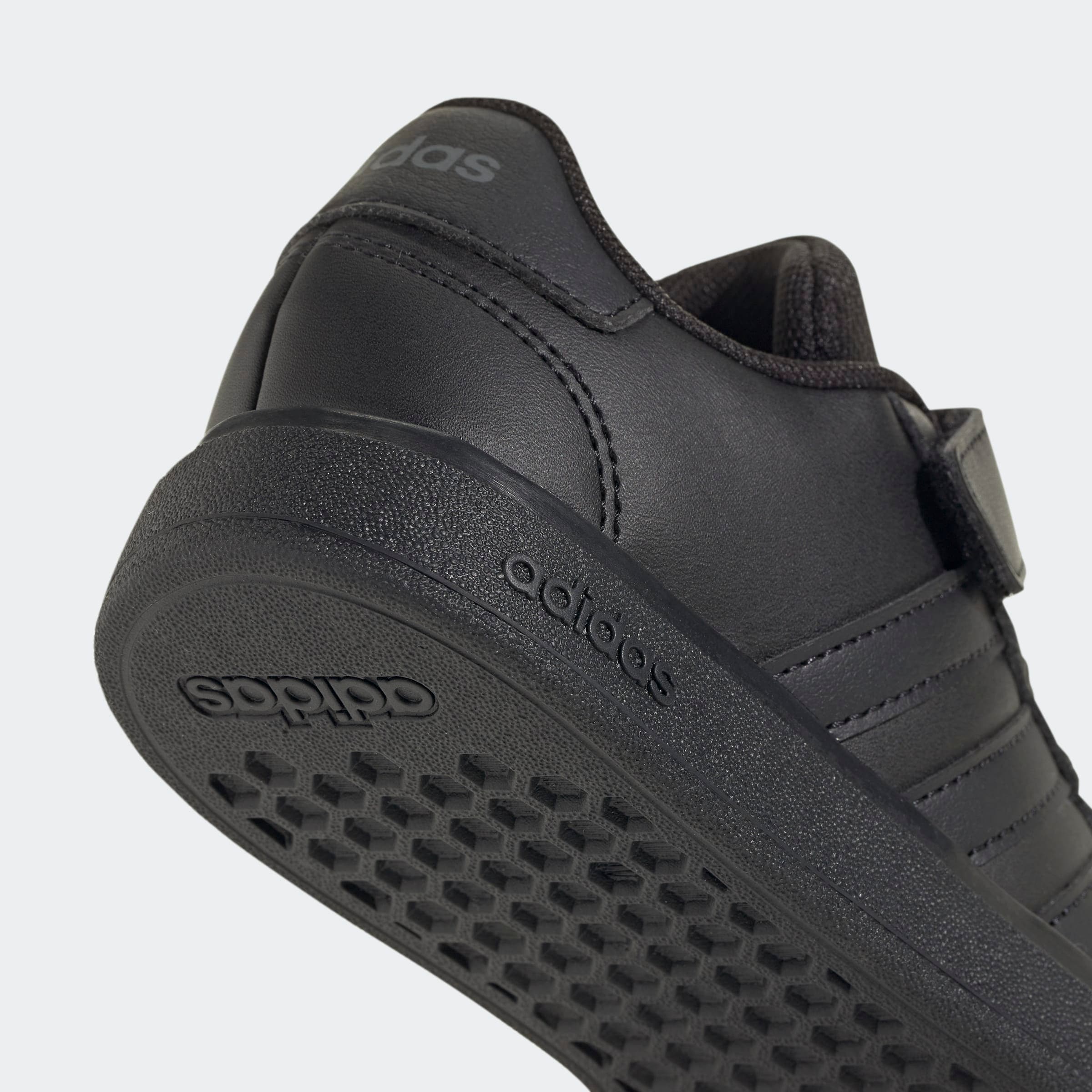 adidas Sportswear Sneaker »GRAND COURT 2.0 KIDS«, Design auf den Spuren des adidas Superstar