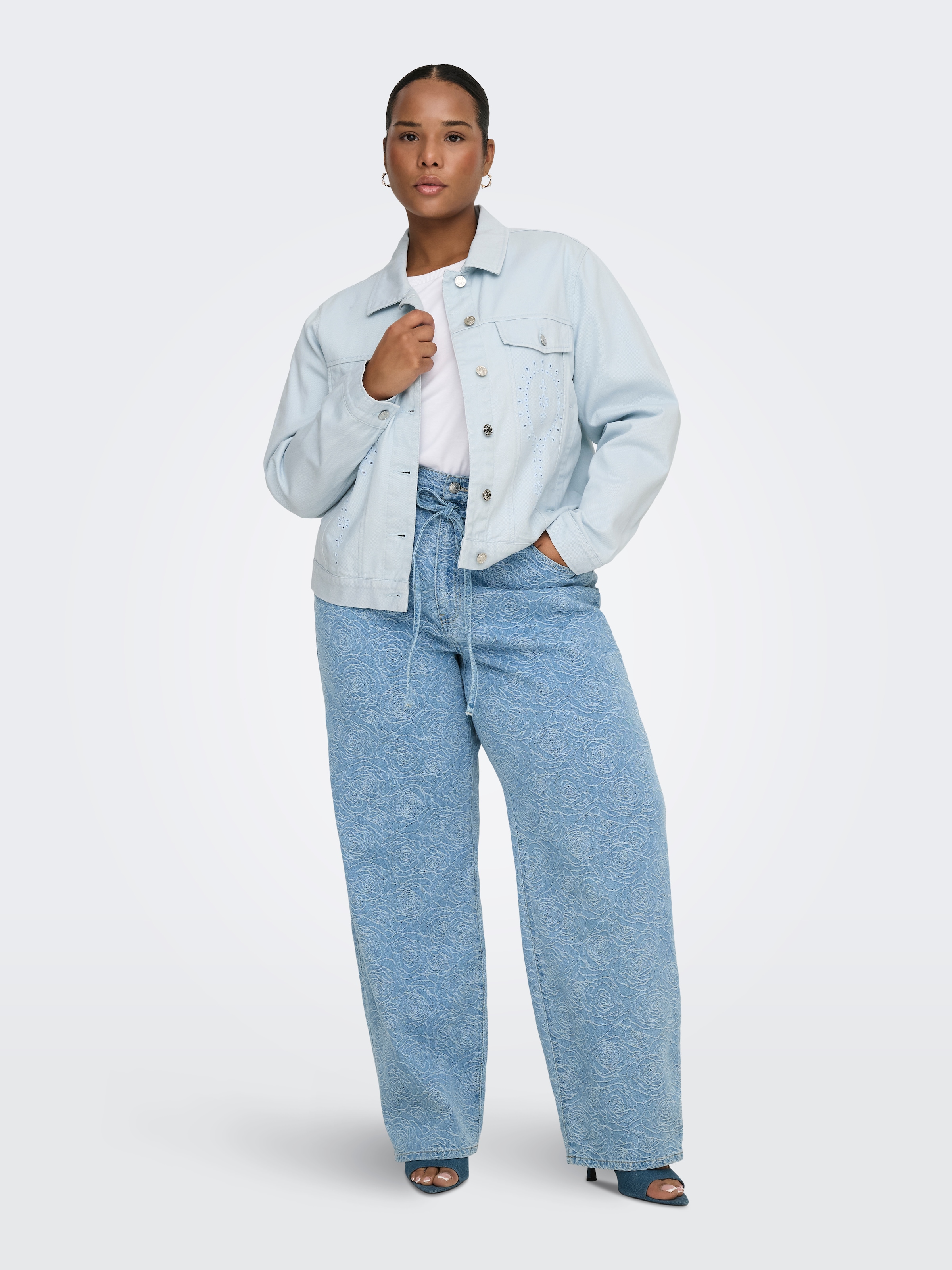 ONLY CARMAKOMA Veste en jean »CARELSA CROCHET DENIM JACKET OTW« mit Stickerei Detail