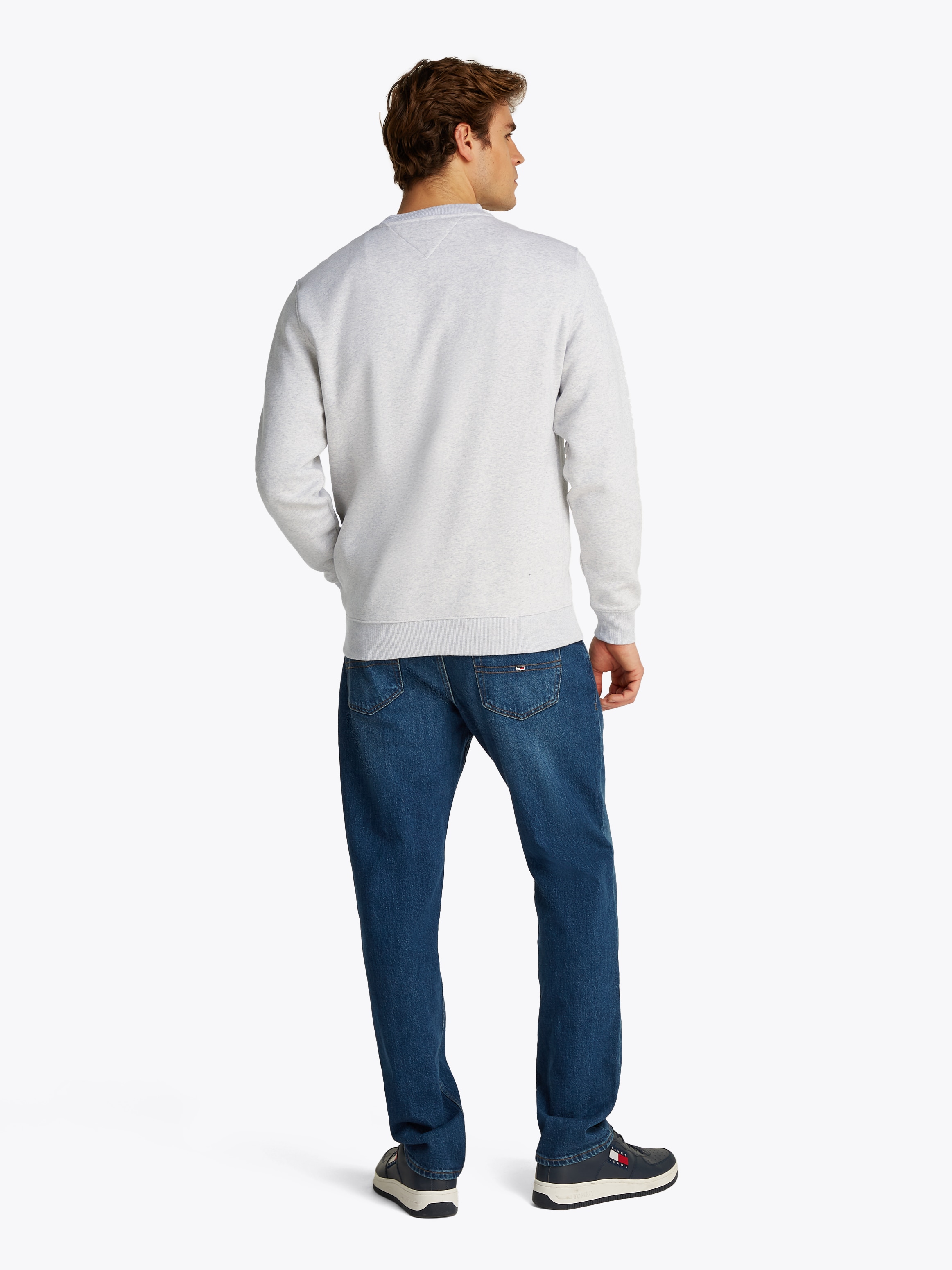 Tommy Jeans Sweatshirt »TJM REGULAR FLAG CREW NECK«, Mit besticktem Markenlogo auf Brusthöhe
