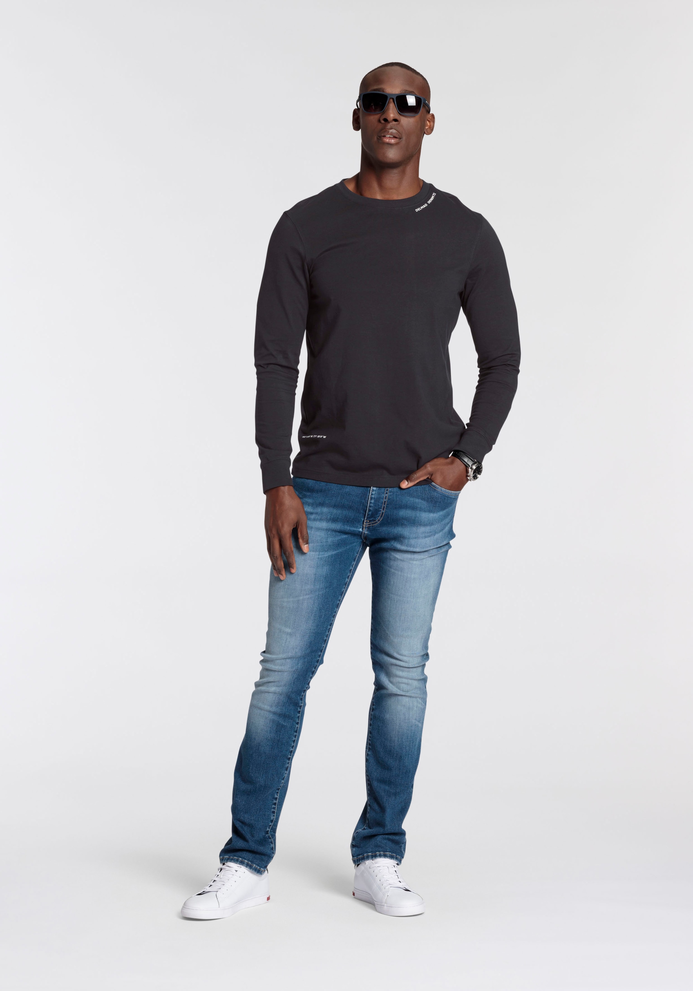 DELMAO Rundhalsshirt, schmal geschnitten, mit Print, aus 100% Baumwolle