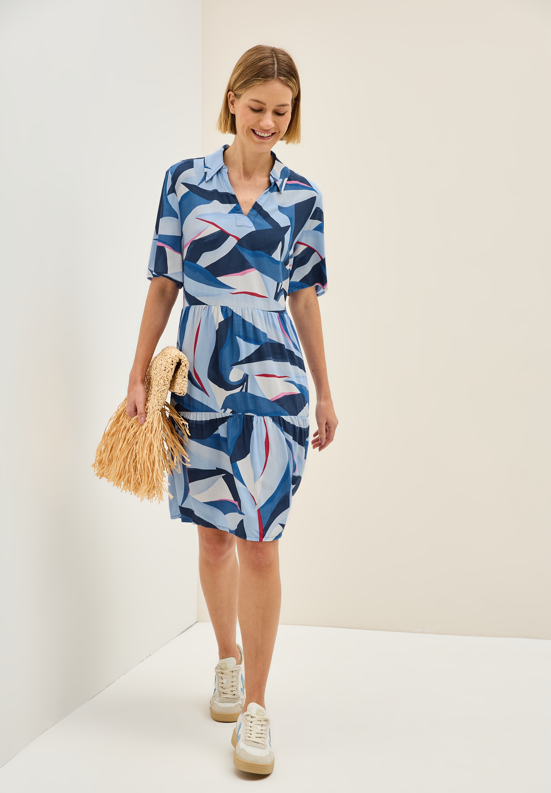 Image of Cecil Volantkleid Ohne Taschen Sommerkleid mit grafischem Muster, V-Ausschnitt und lockerer Passform