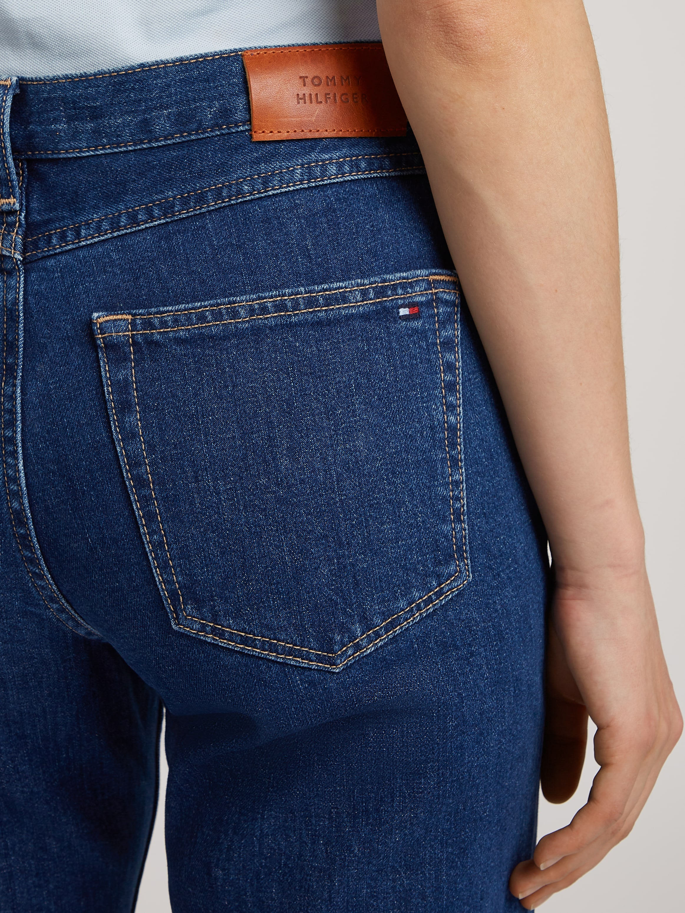 Tommy Hilfiger Straight-Jeans »CLASSIC STRAIGHT RW ECRU«, mit Logo-Badge, in Knöchellänge