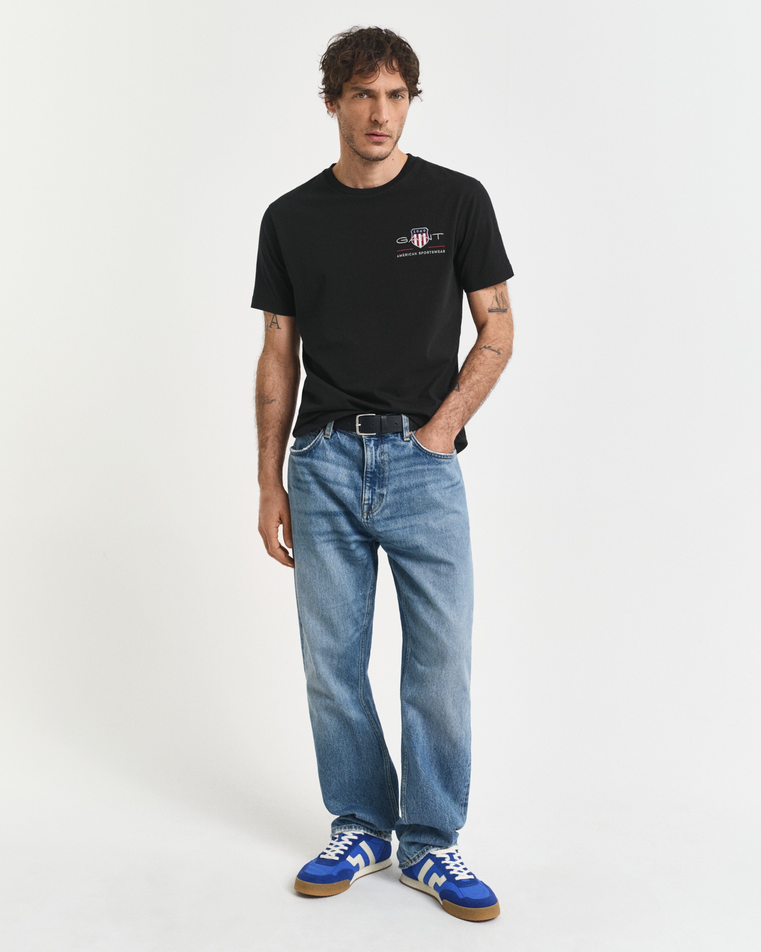 Gant T-shirt »REG ARCHIVE SHIELD EMB SS T-SHIRT« von dem Archiv aus den 1980er-Jahren inspiriert