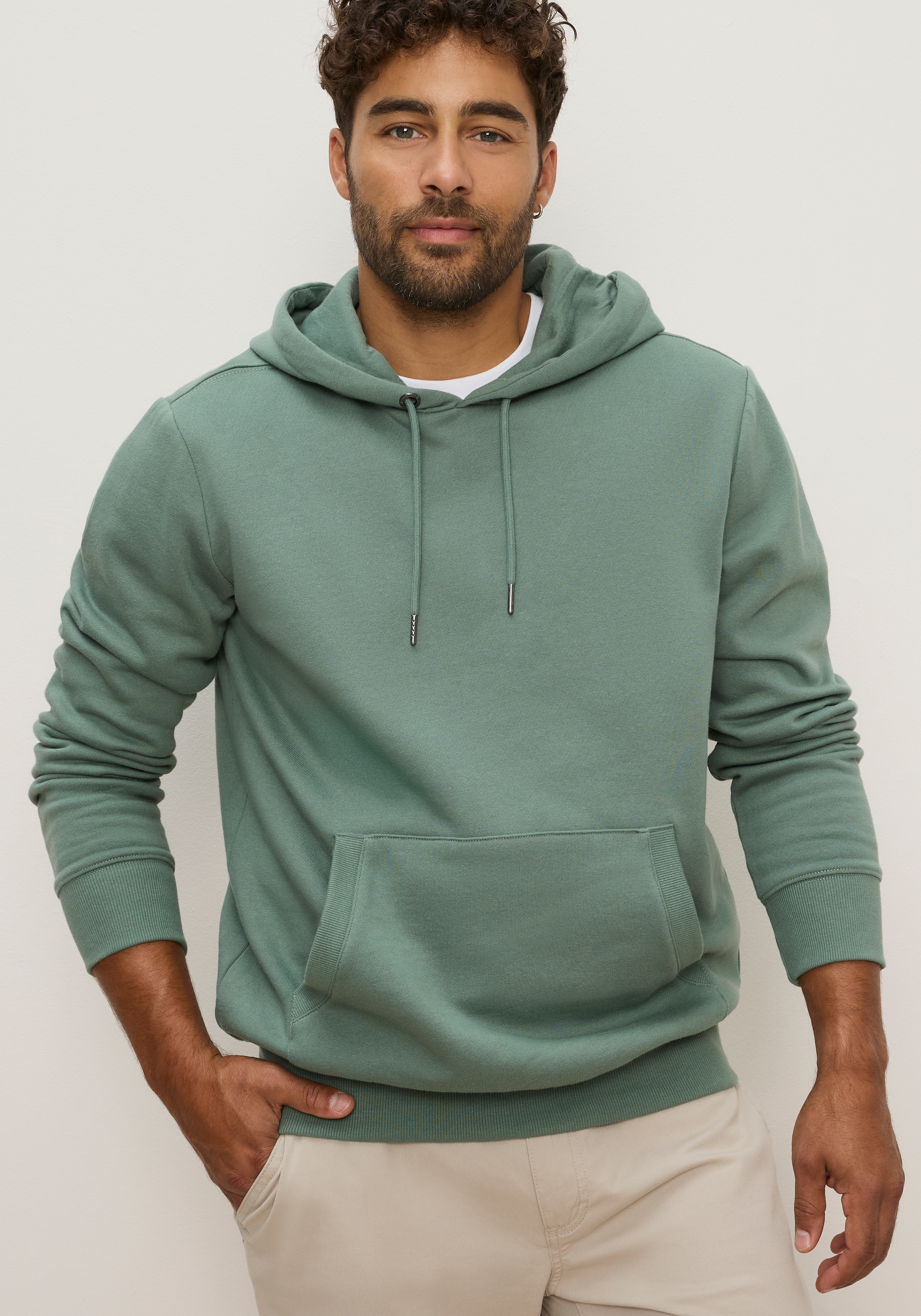 Man's World Sweat à capuche , avec poche kangourou, aussi disponible en grandes tailles
