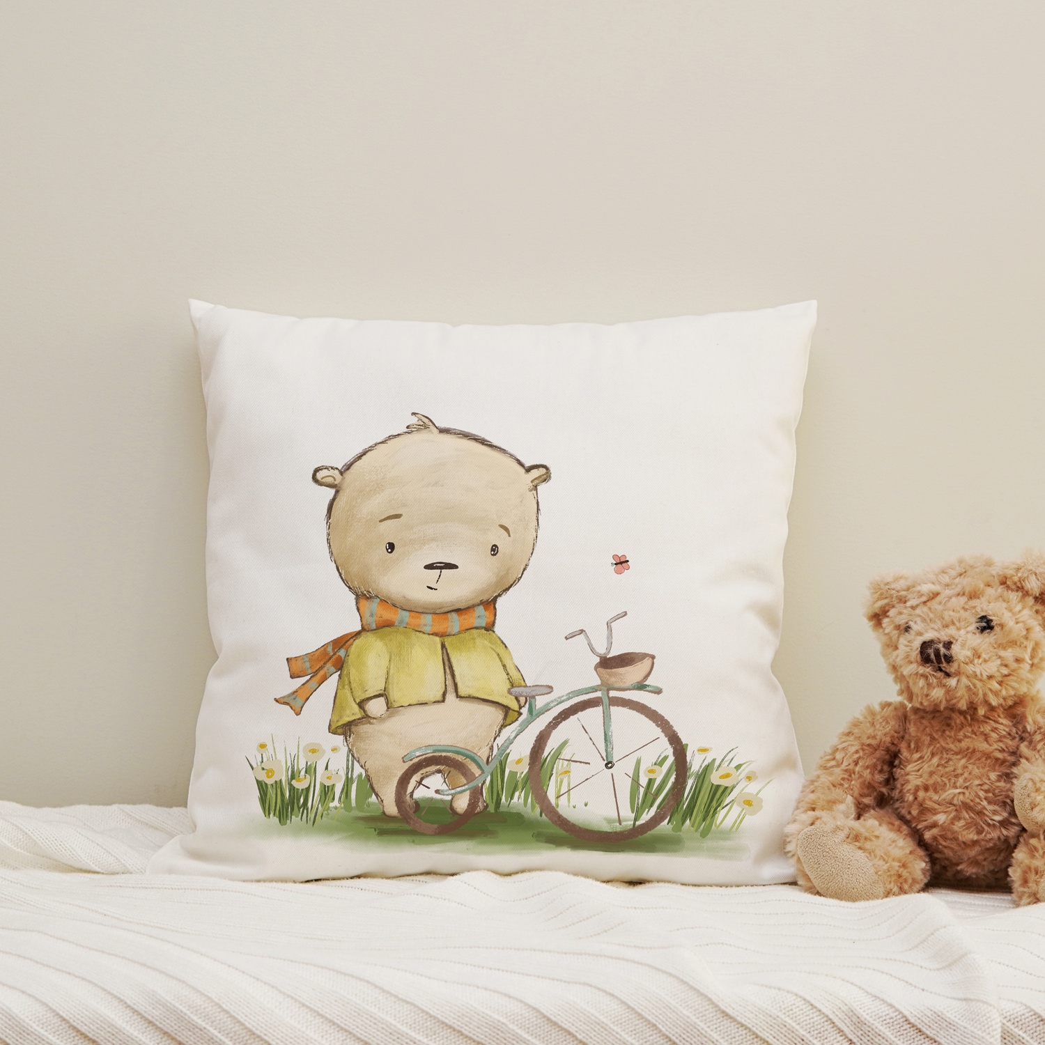 Image of queence Dekokissen "Bär mit Farrad" Kissenhülle mit HD Premium Druck, geruchsneutral, 40x40cm