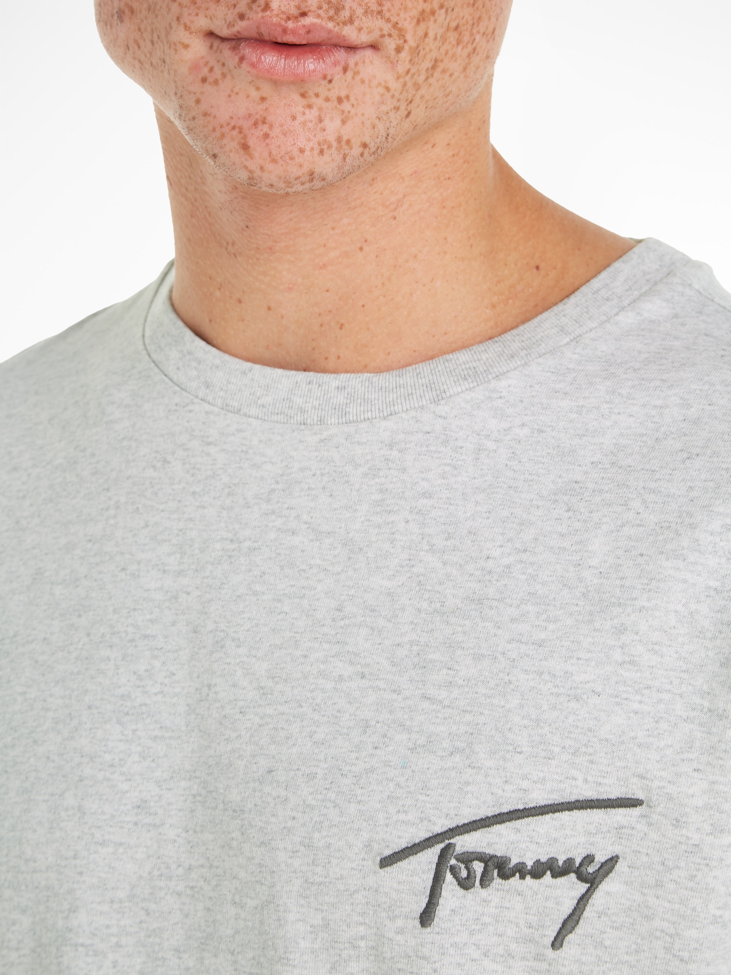 Tommy Jeans T-Shirt »TJM REG SIGNATURE TEE EXT«, mit aufgesticktem Signatur-Logo