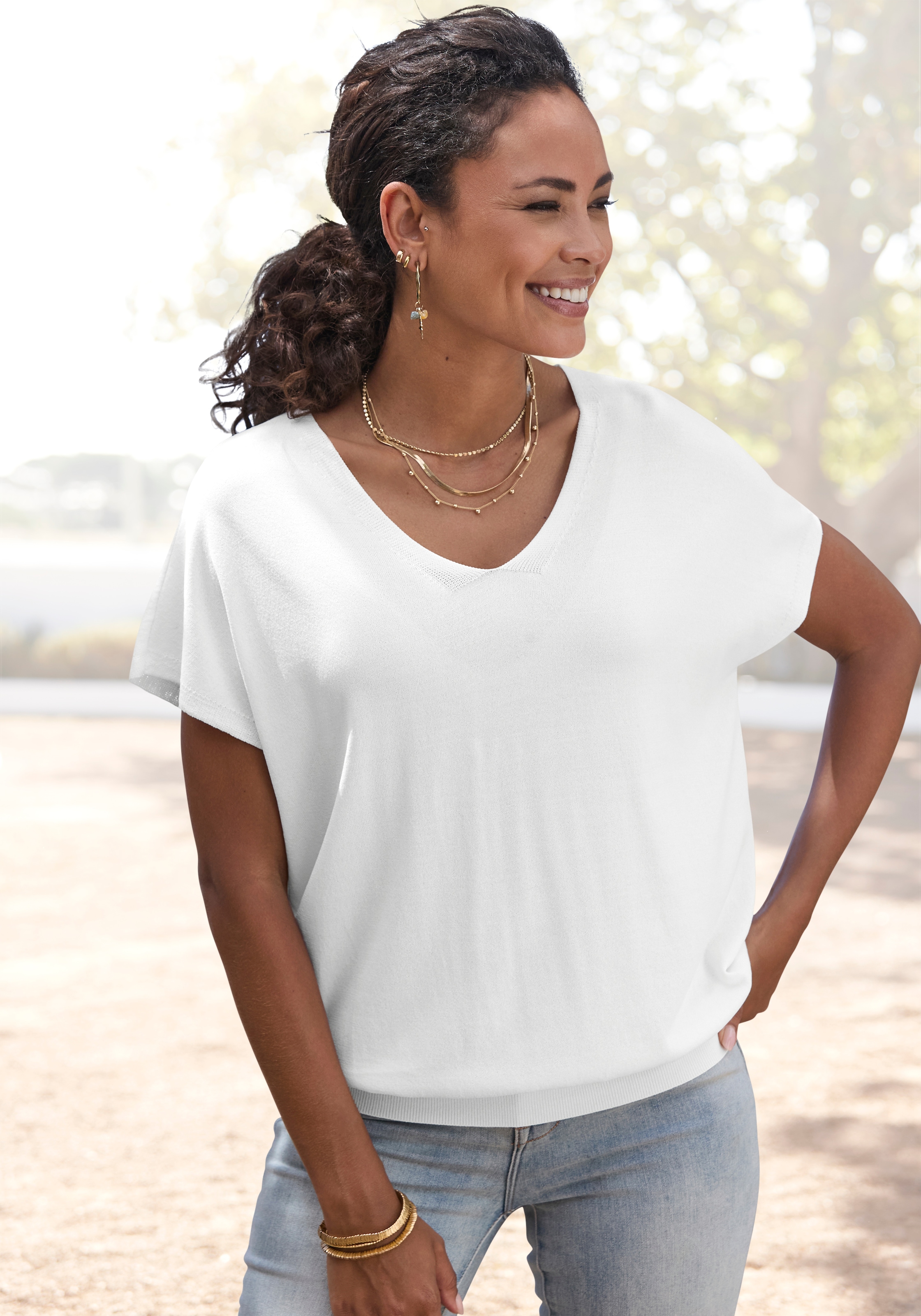 Vivance Kurzarmpullover "aus softer, leichter Feinstrickqualität" lockeres Strickshirt, V-Ausschnitt-Pullover, leicht Oversize, Basic