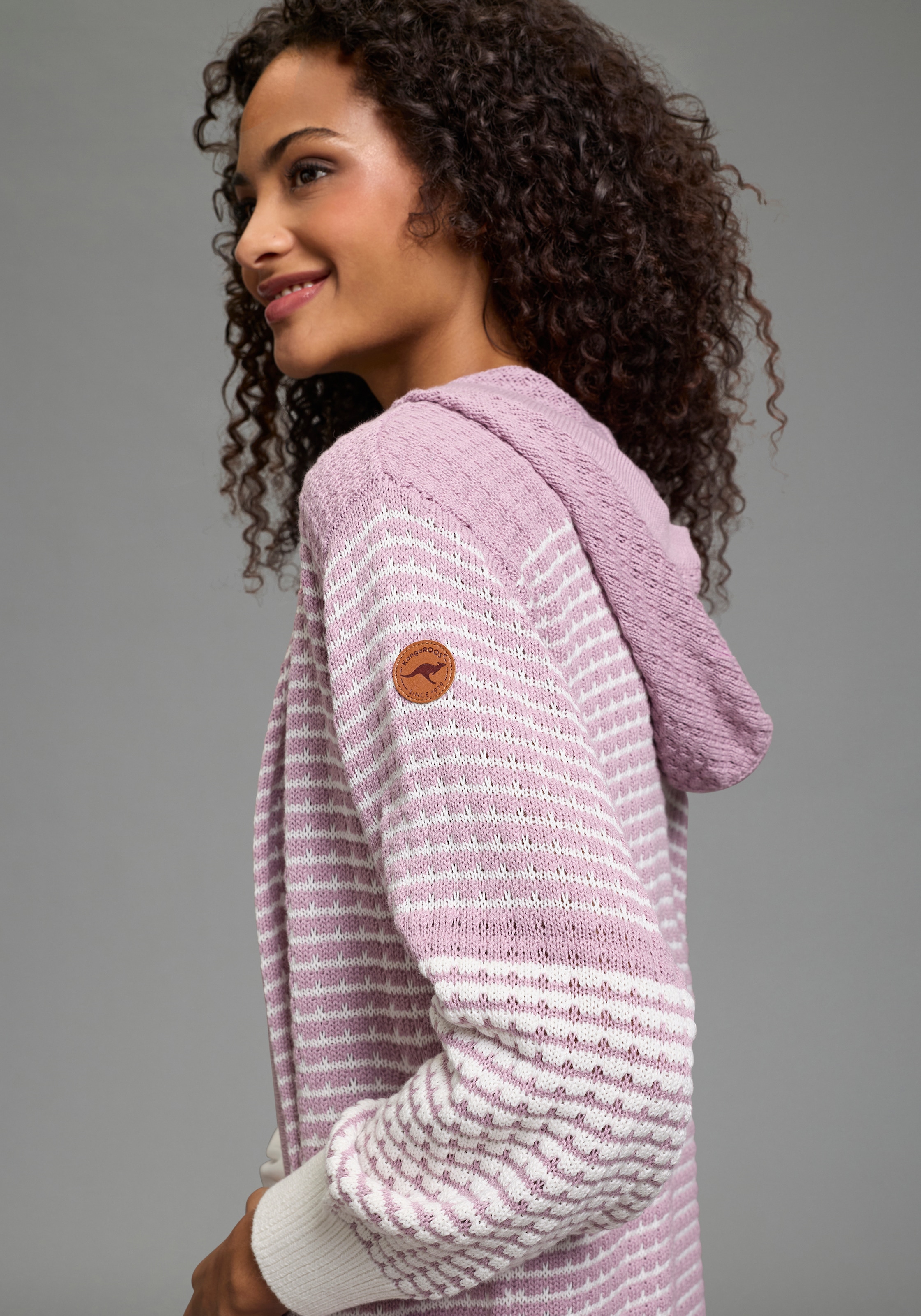 KangaROOS Kapuzenstrickjacke mit angesagtem Strickmuster