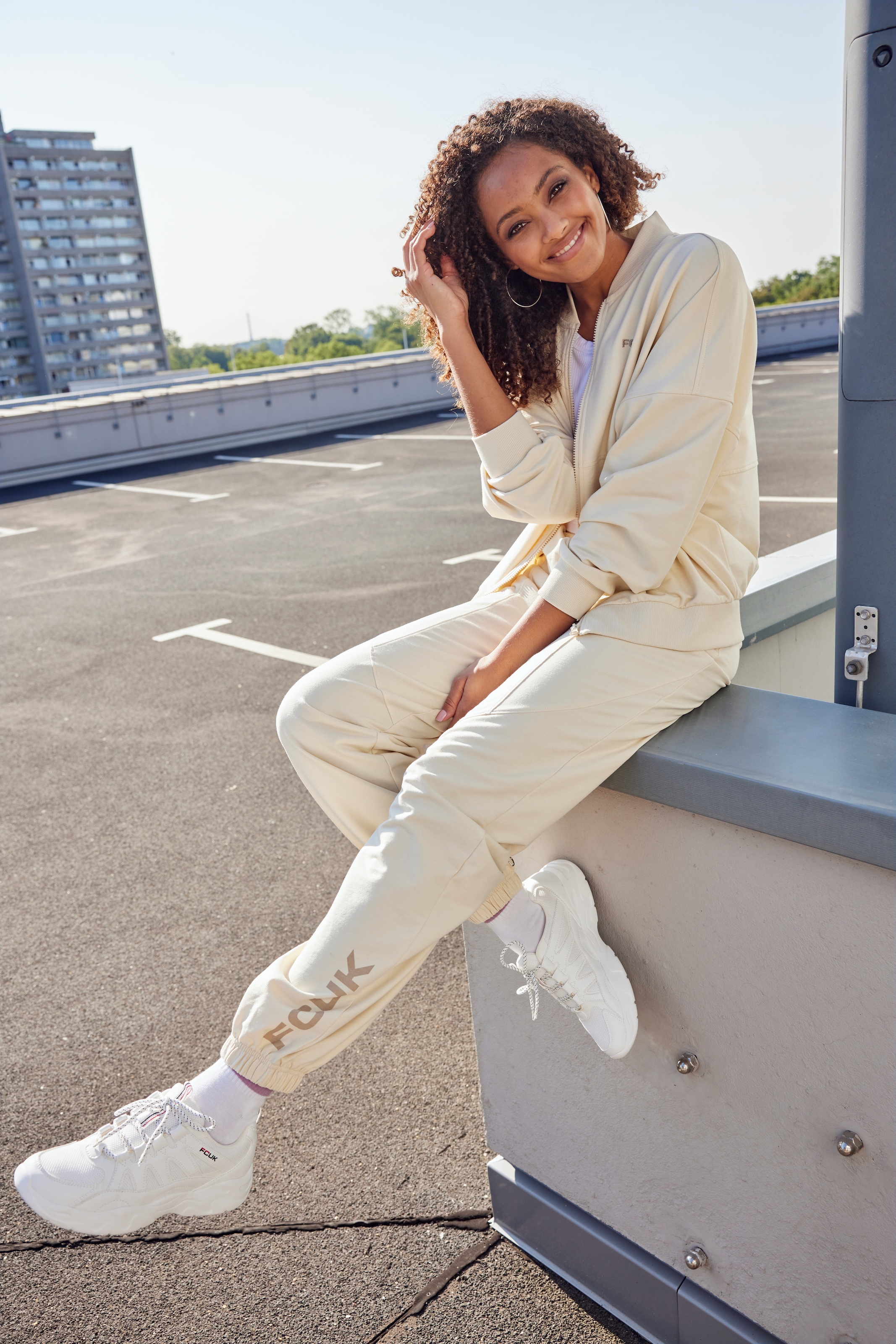 FCUK Sweatpants  mit Logodruck am Bein, Loungewear