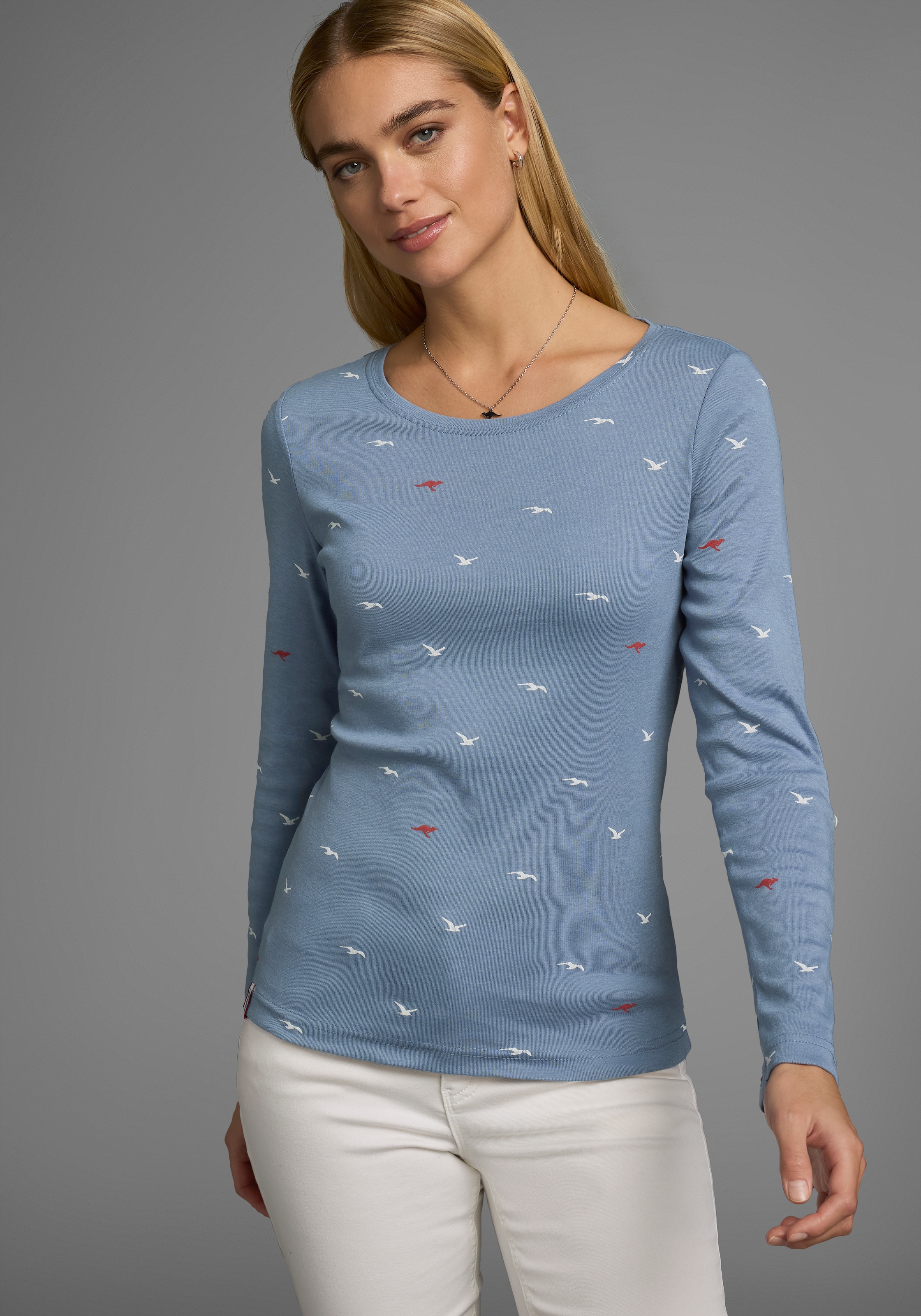 KangaROOS Langarmshirt, krempelbare Ärmel, sehr figurbetont, aus elastischer Rippware