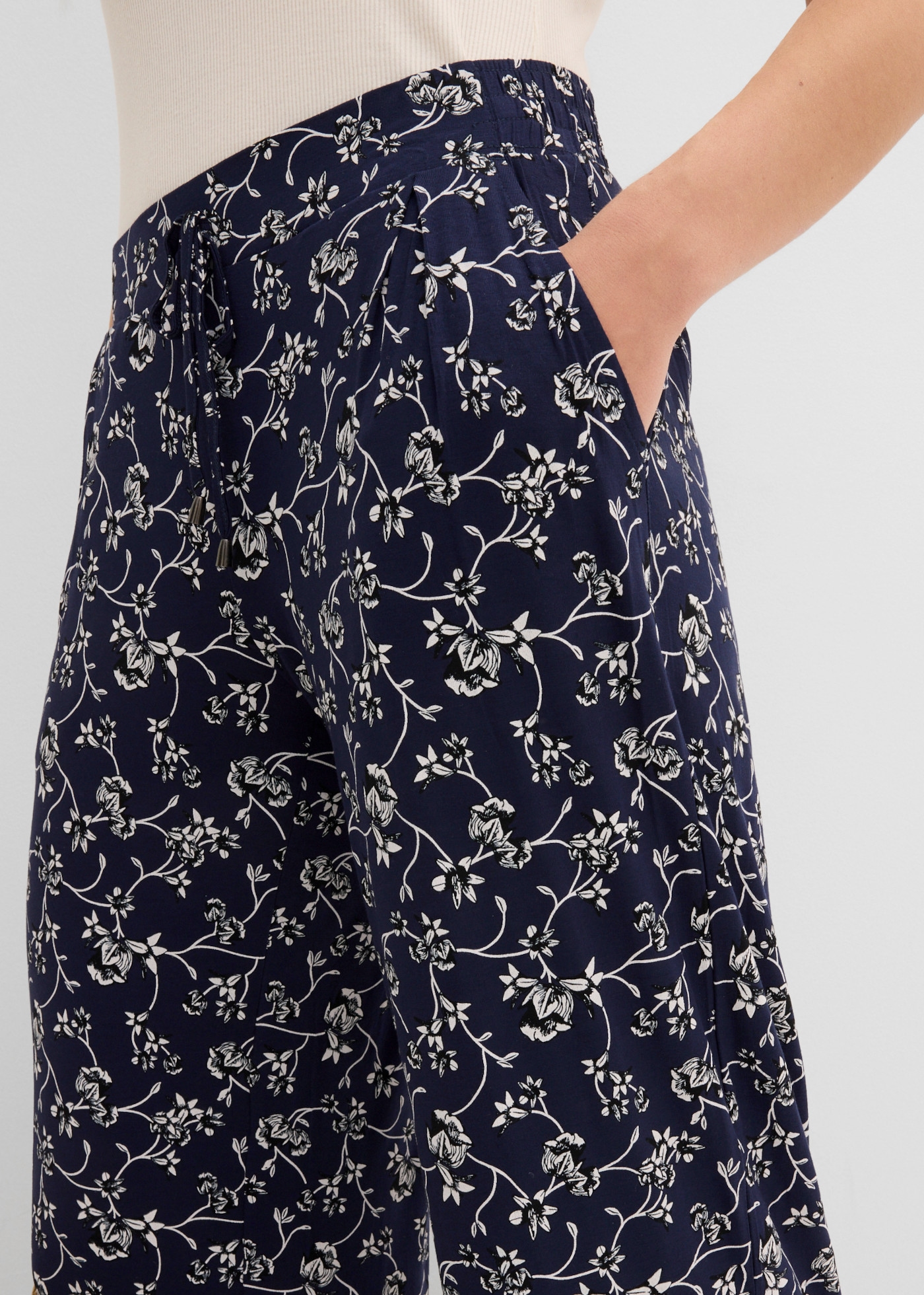 bonprix Pantalon palazzo  en viscose et élasthanne, avec ceinture confortable, forme longue et fluide