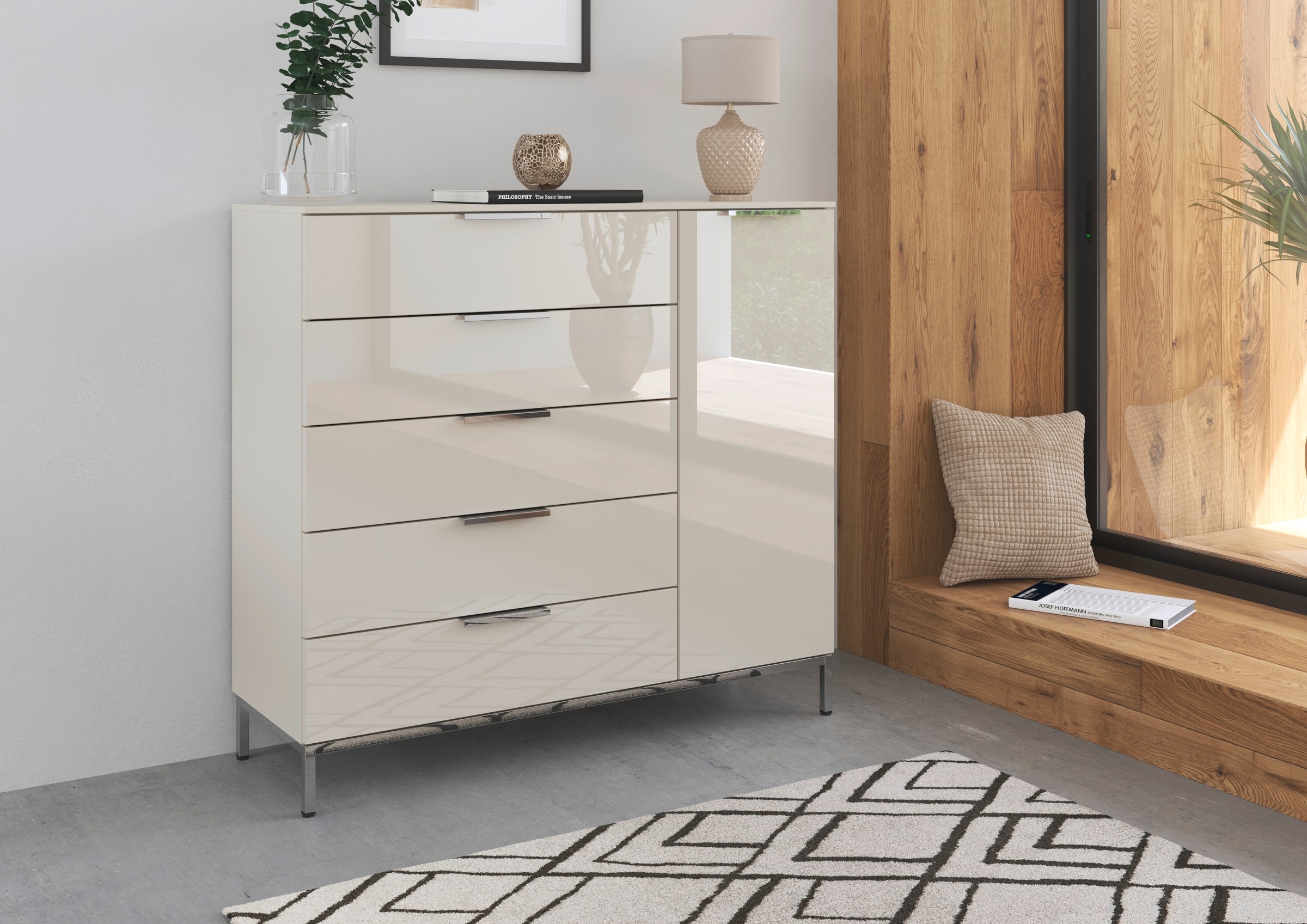 rauch Kombikommode "Kommode Türkommode Sideboard Kombikommode FLIPP mit Glasfront" Breite 120 cm mit 2 Einlegeböden, 1-türig mit 5 Schubladen und Soft-Close-Funktion sowie Glasfront