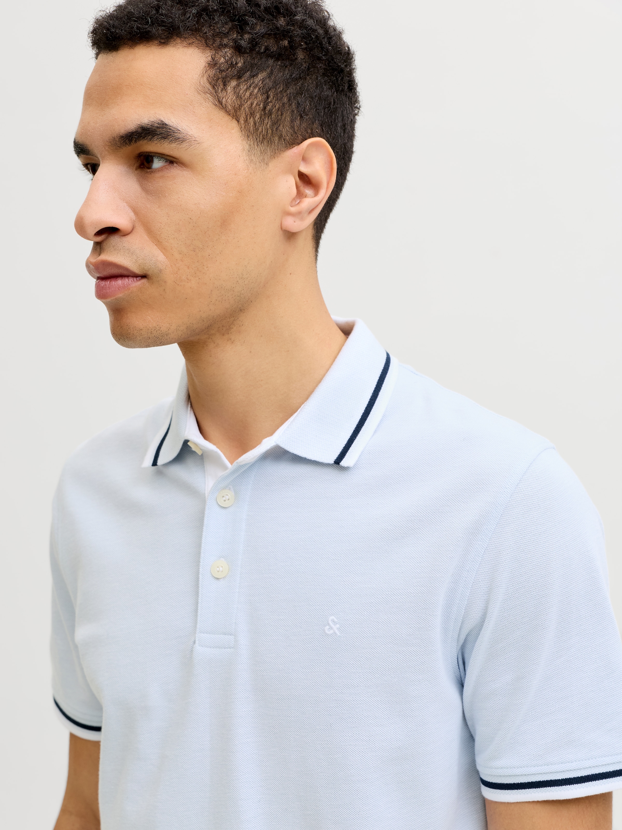 Jack & Jones Polo »JJEPAULOS im Doppelpack mit Logostickerei und Komfort« Paquet, pack de 2, 2 pièces uni avec insert de couleur, à la mode, slim, coton, col polo