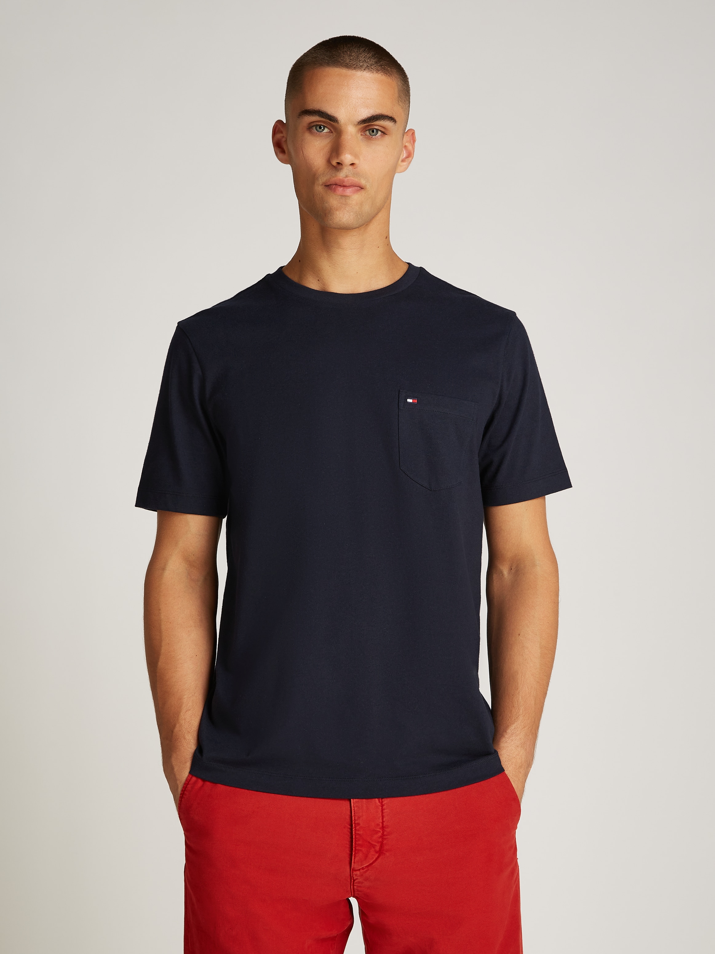 Tommy Hilfiger T-Shirt »ESSENTIAL SOLID POCKET TEE«