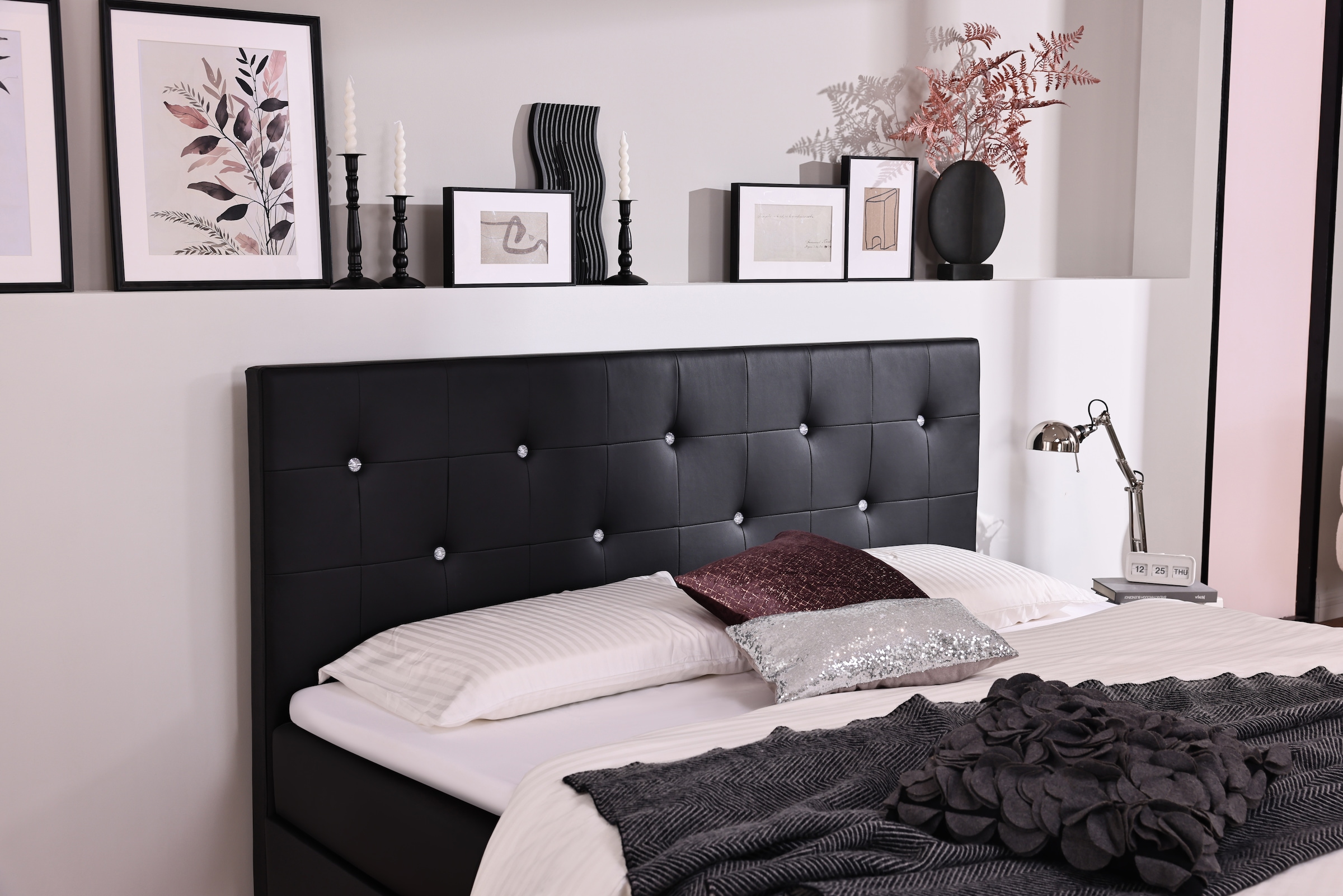 Home affaire Boxbett »Big Noux aus schwarzem Kunstleder mit Kristallsteinen im Kopfteil« inkl. Bettkasten, erhältlich in der Grösse 180x200cm