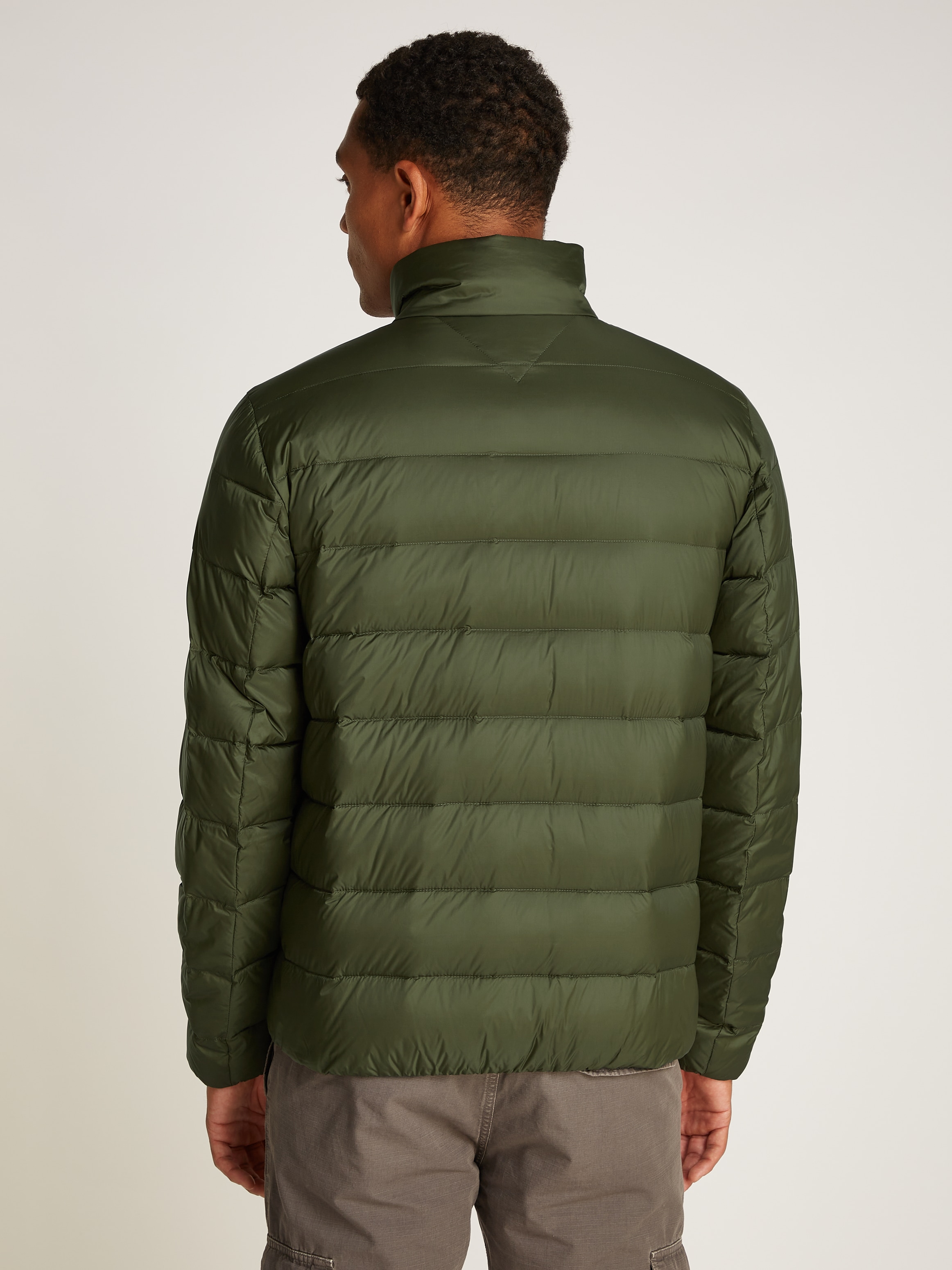 Tommy Jeans Plus Steppjacke »TJM LT DOWN JACKET EXT«, in Grossen Grössen, Logostickerei, Reissverschlusstaschen