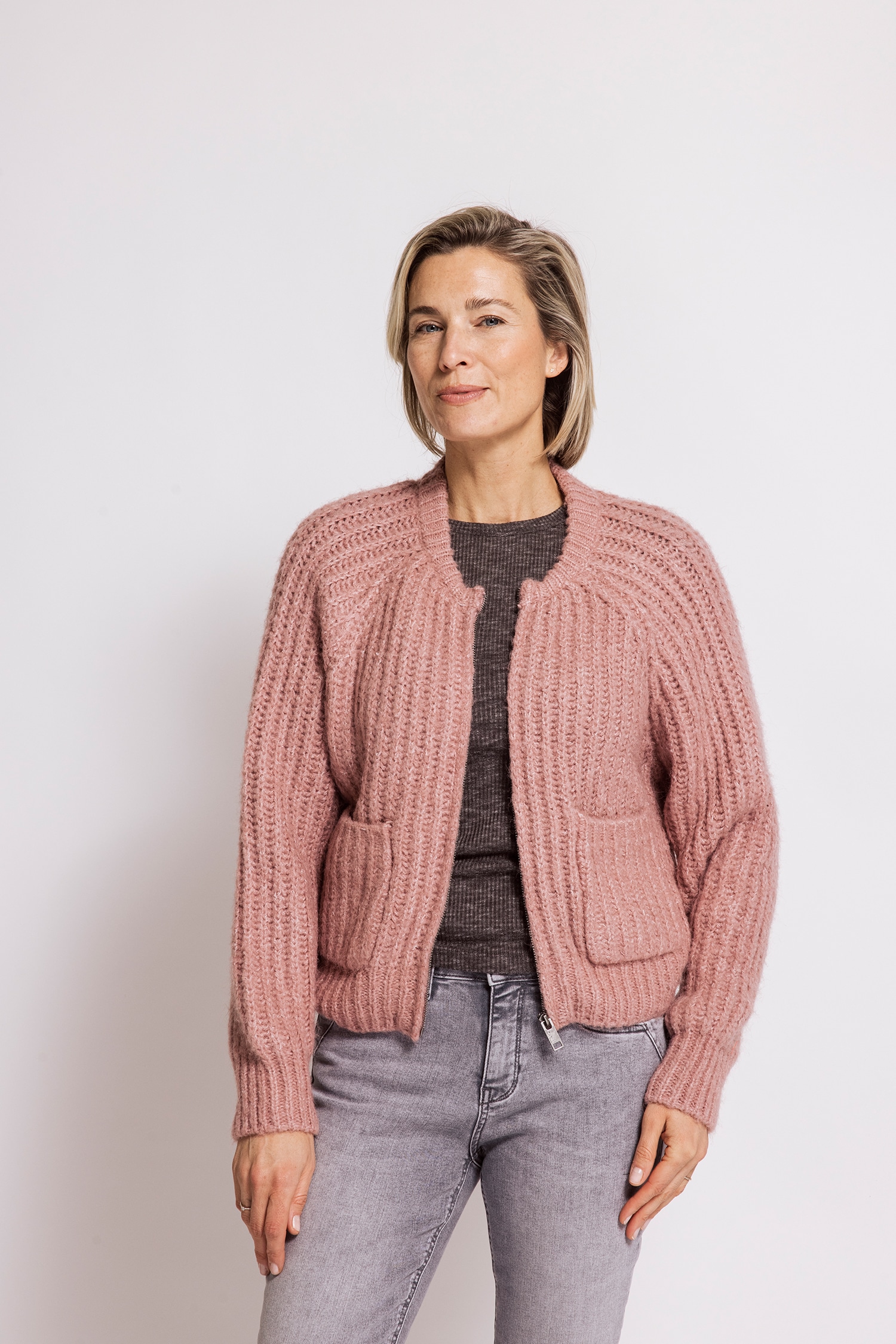 Zhrill Veste en tricot »CORINNA« look décontracté, coupe régulière, avec fermeture éclair, structure côtelée