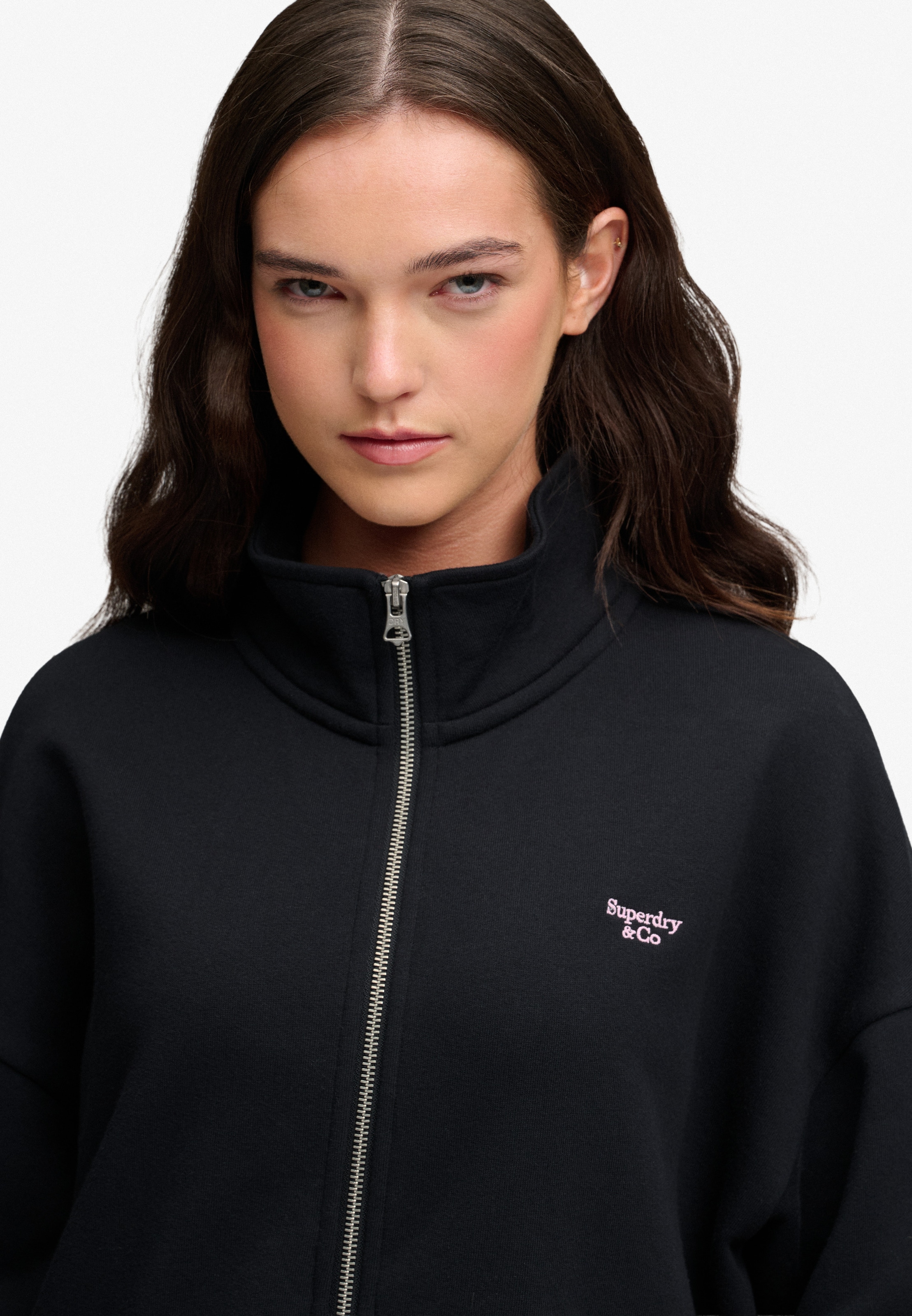Superdry Sweatjacke »SIGNATURE EMB OVERSIZED TRACK« Oversize-Passform, mit Reissverschluss, hoch geschlossener Ausschnitt
