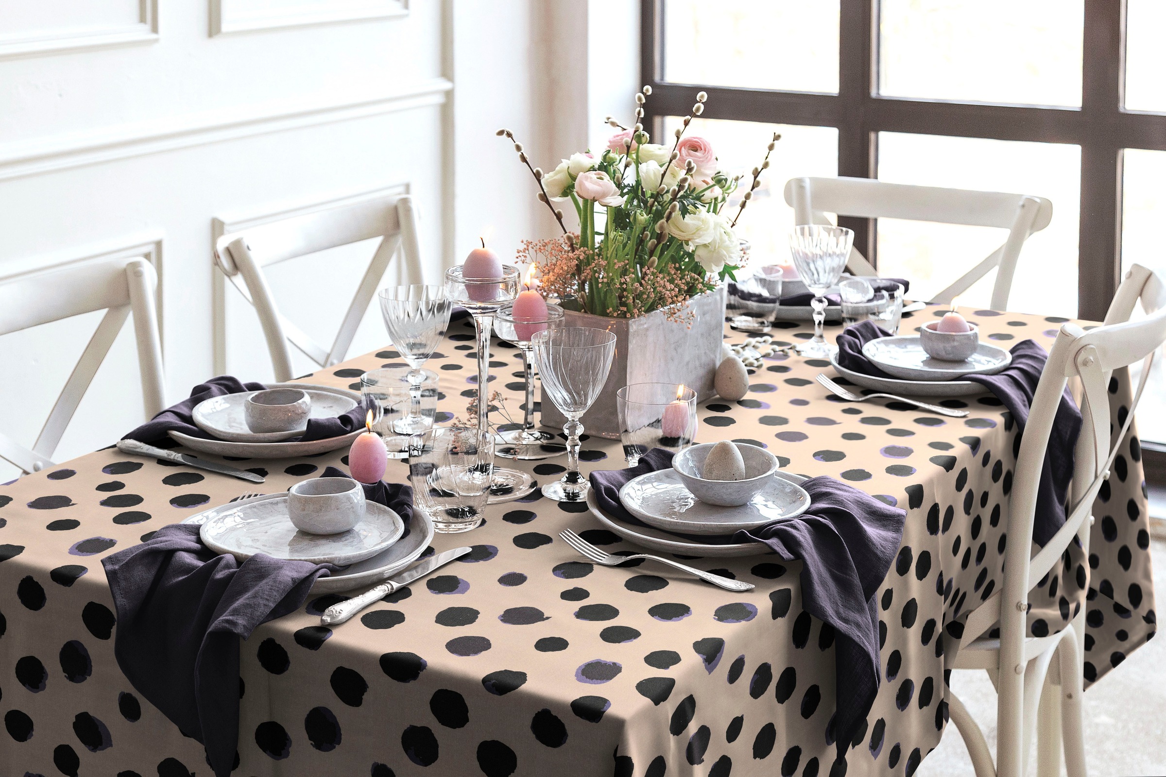 Adam Tischdecke "Dots" aus Leinen und Bio-Baumwolle