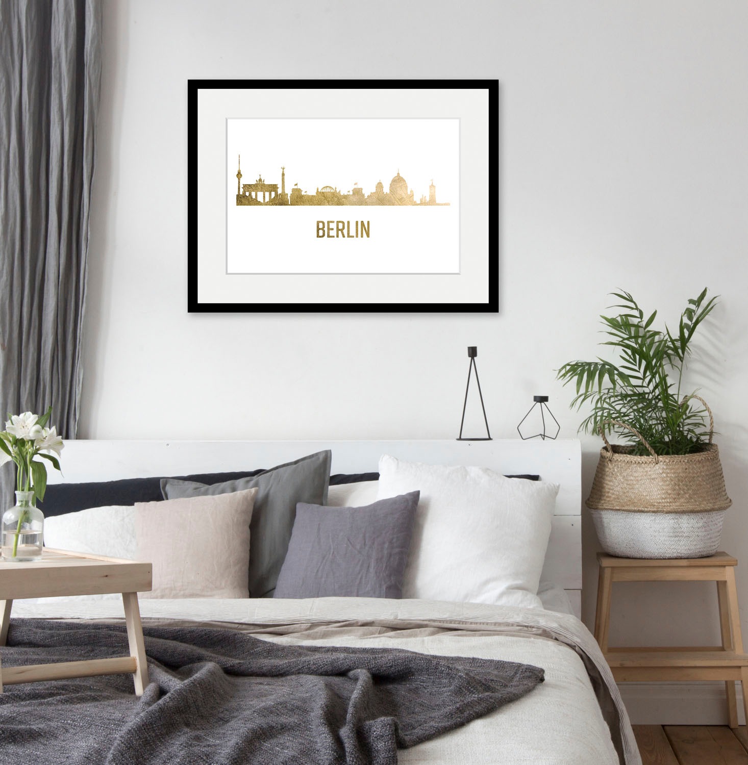 Image of queence Bild "Berlin Skyline GOLD" Berlin Deutschland Schriftzug Stadt Städte 1 Stk. tlg. HD Premium Poster-Druck inkl. Holzrahmen