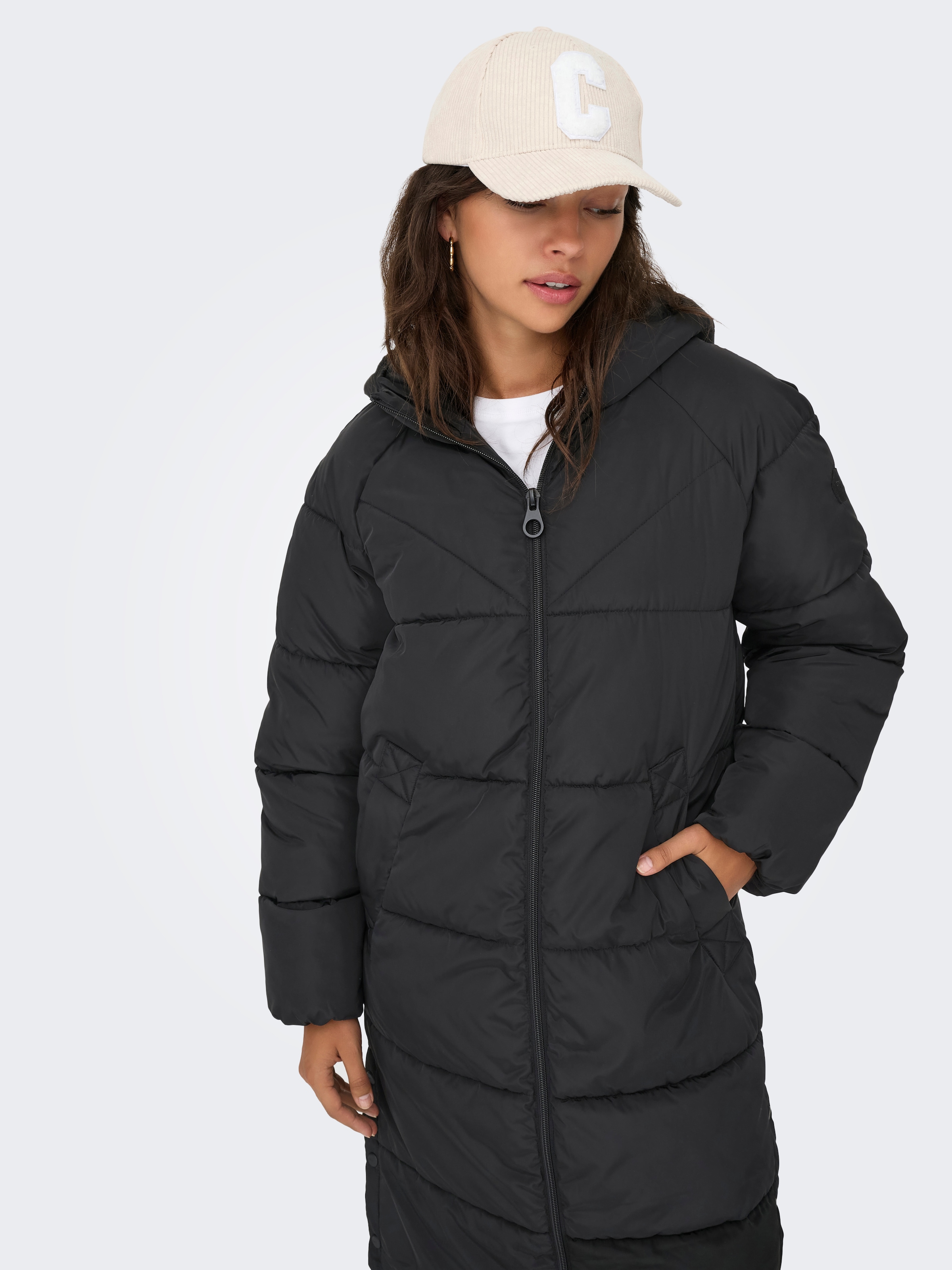 ONLY Manteau matelassé »ONLAMAND – Langer Puffercoat mit 2-Wege-Reissverschluss« lässig geschnitten, modisch, Steppware, Materialmix, hochschliessend