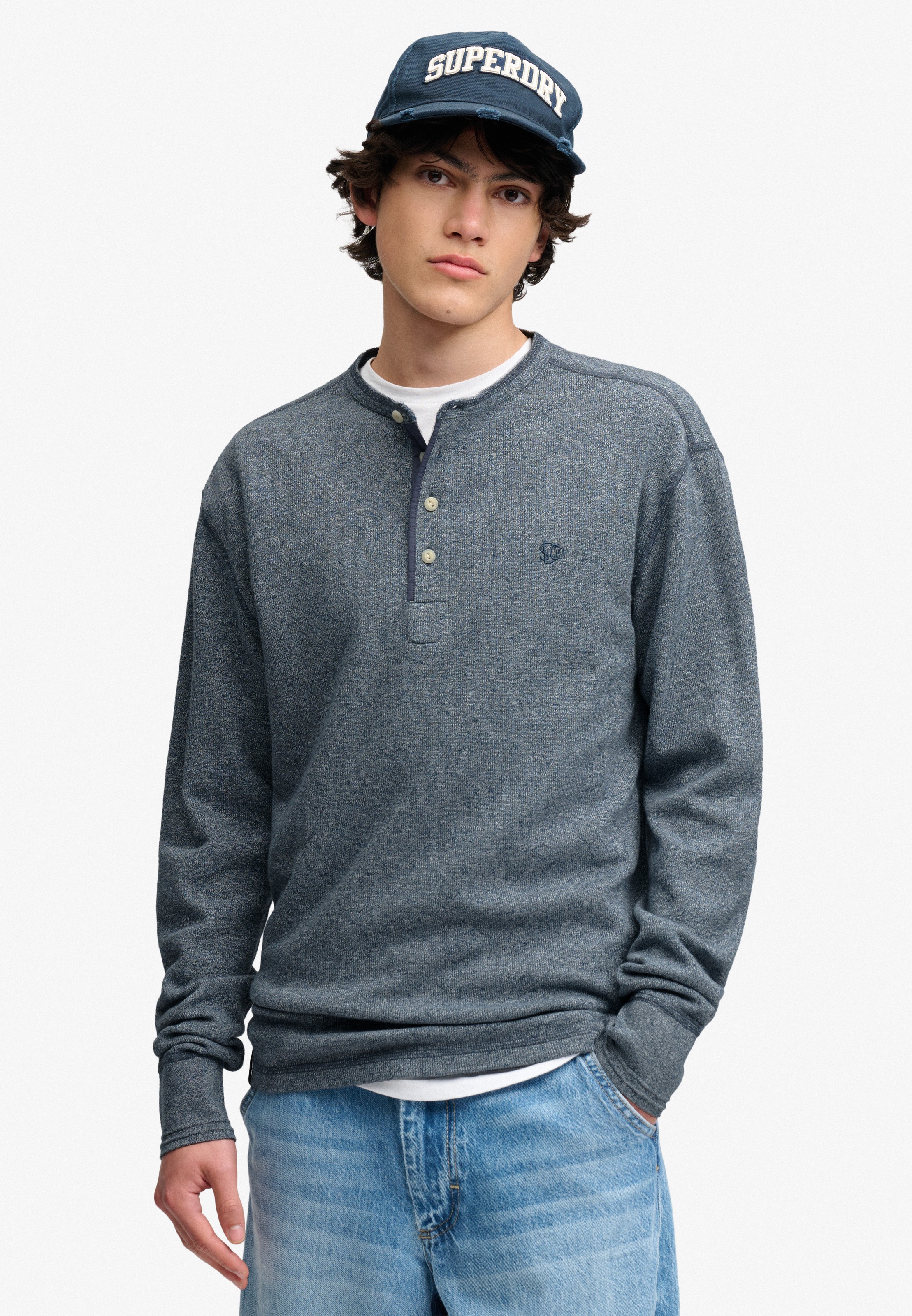 Superdry Langarmshirt »MINI SLUB WAFFLE LS GRANDAD« lockere Passform, mit Rundhalsausschnitt, aus Baumwolle