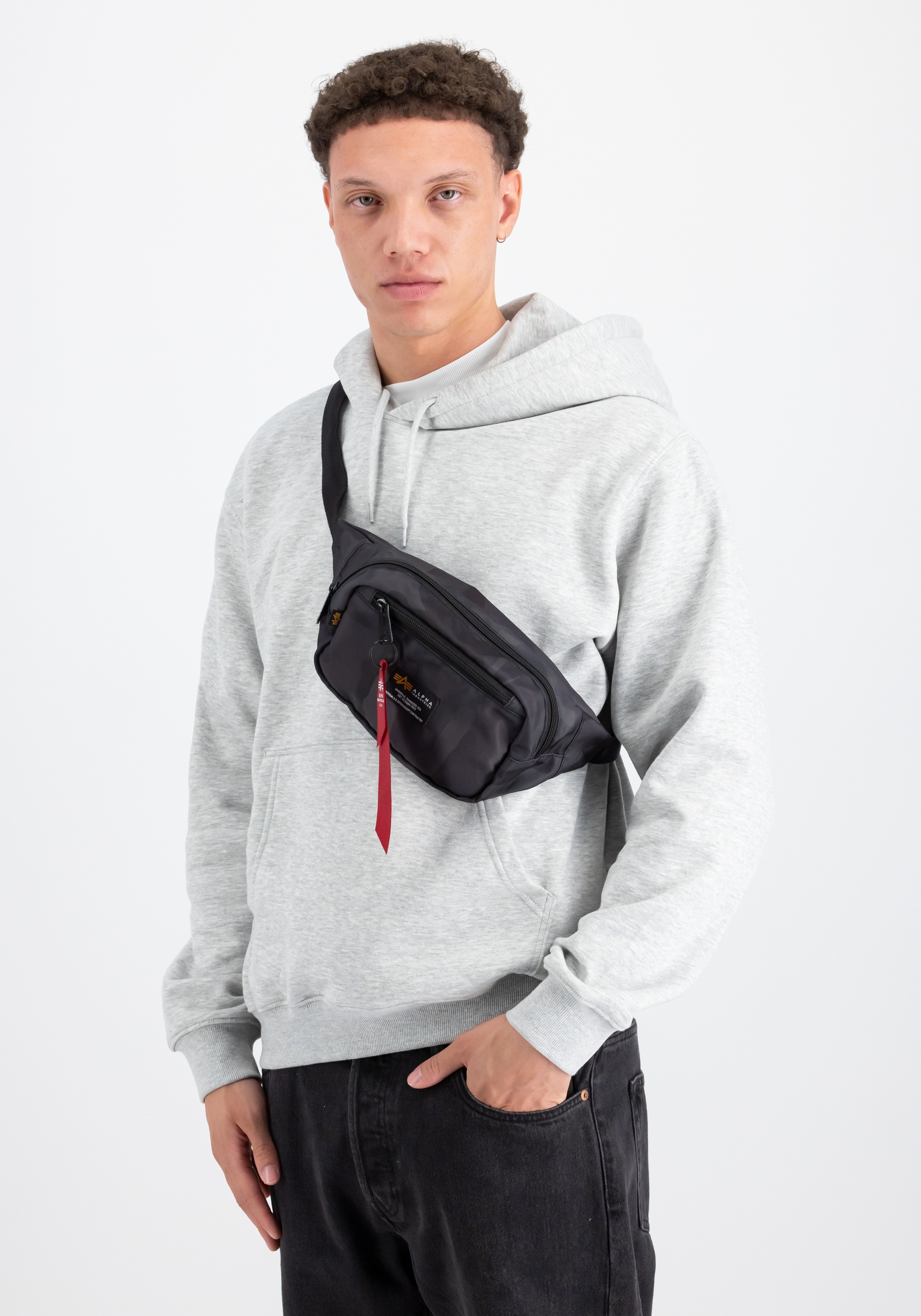 Alpha Industries Tragetasche »Alpha Industries Accessoires - Bags Crew Waist Bag Camo«