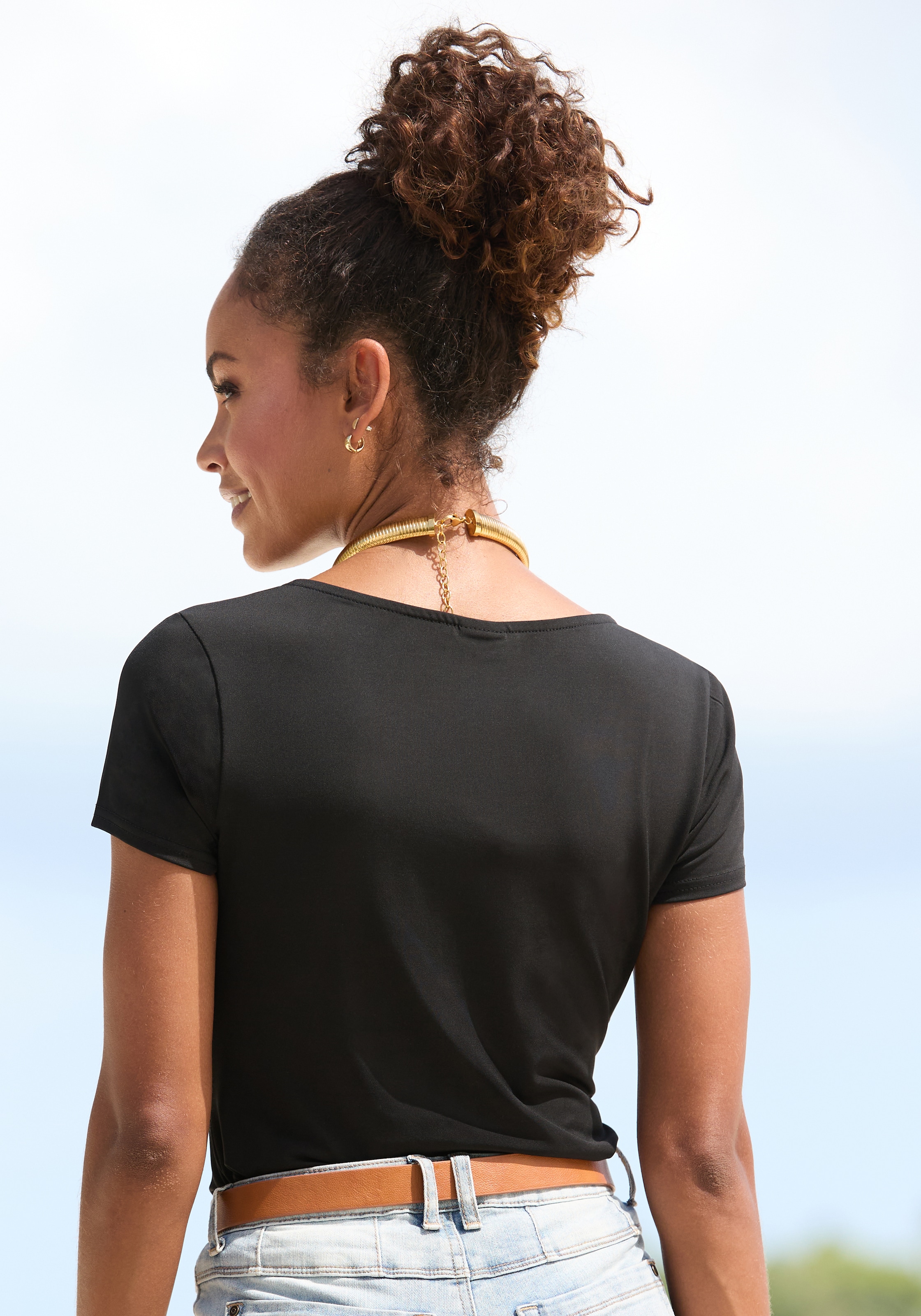 LASCANA T-Shirt, aus bügelfreiem Material, elegantes Kurzarmshirt, doppellagig