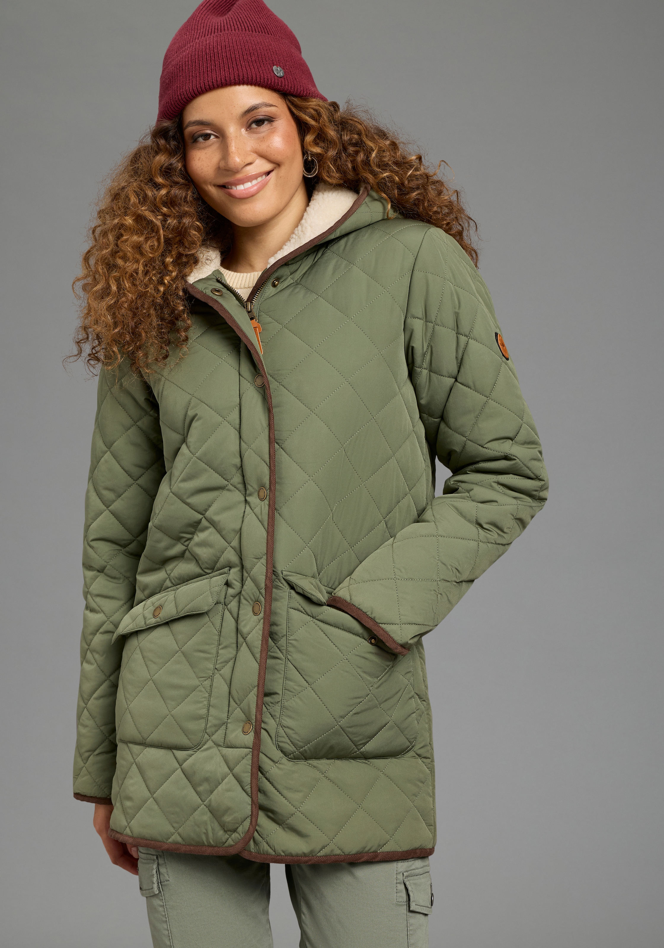 Image of KangaROOS Steppjacke mit Kapuze innen warm gefütttert mit Teddy Fell mit Rautensteppmuster