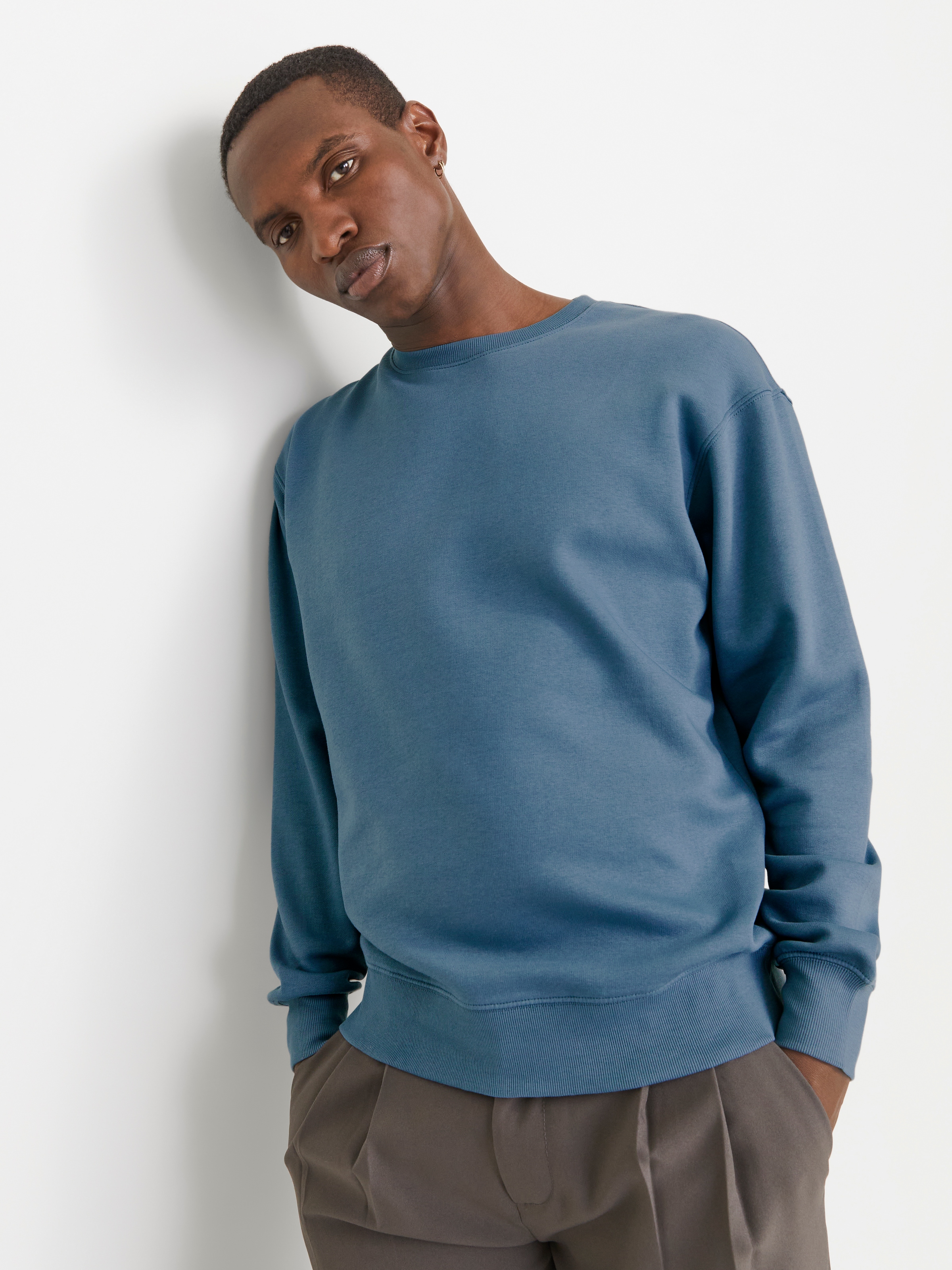 Jack & Jones Sweatshirt »JJESTAR BASIC SWEAT CREW NECK NOOS«, mit Rundhalsausschnitt