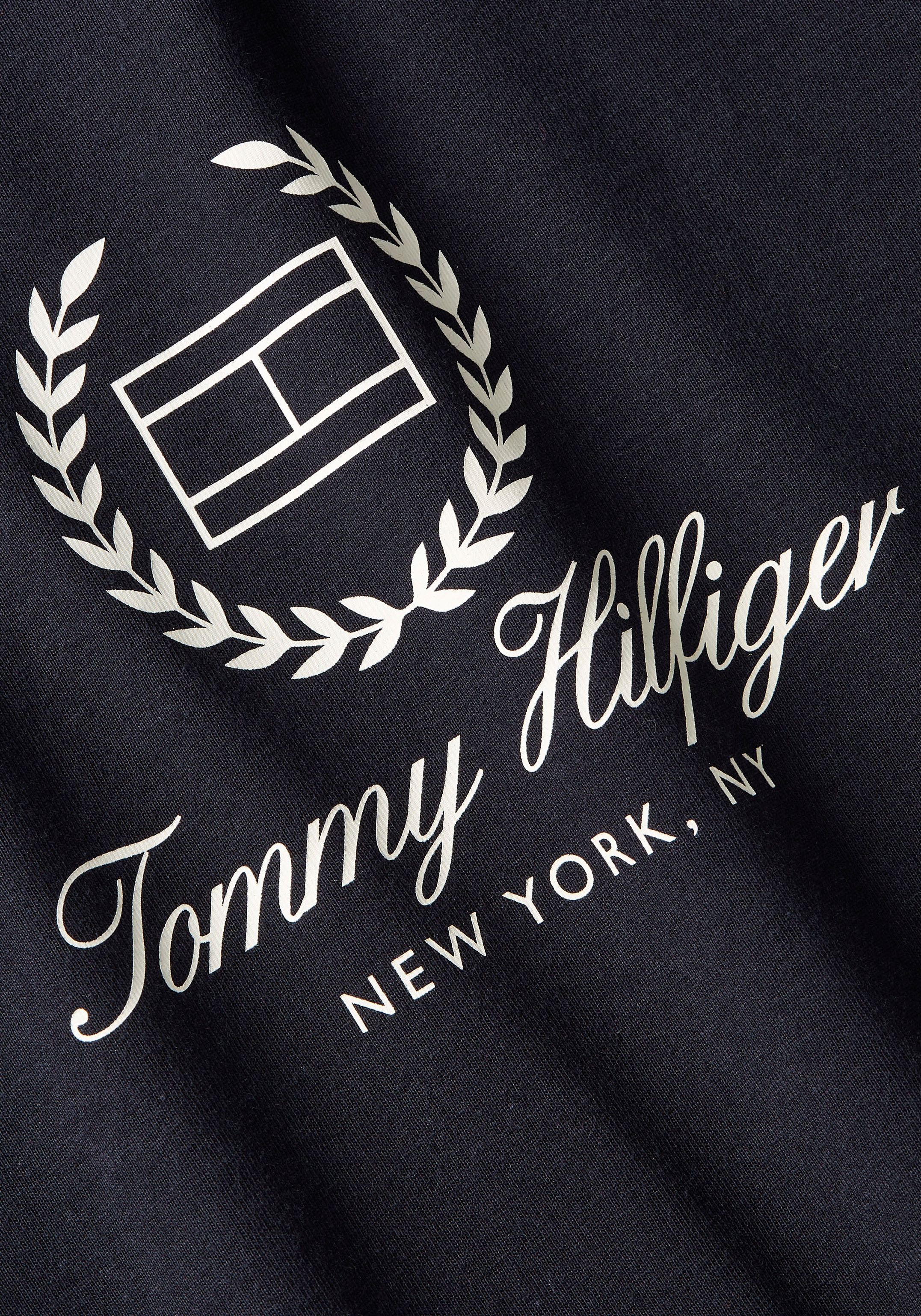 Tommy Hilfiger T-Shirt »SLIM FLAG SCRIPT TEE SS«, mit Logodruck auf der Brust