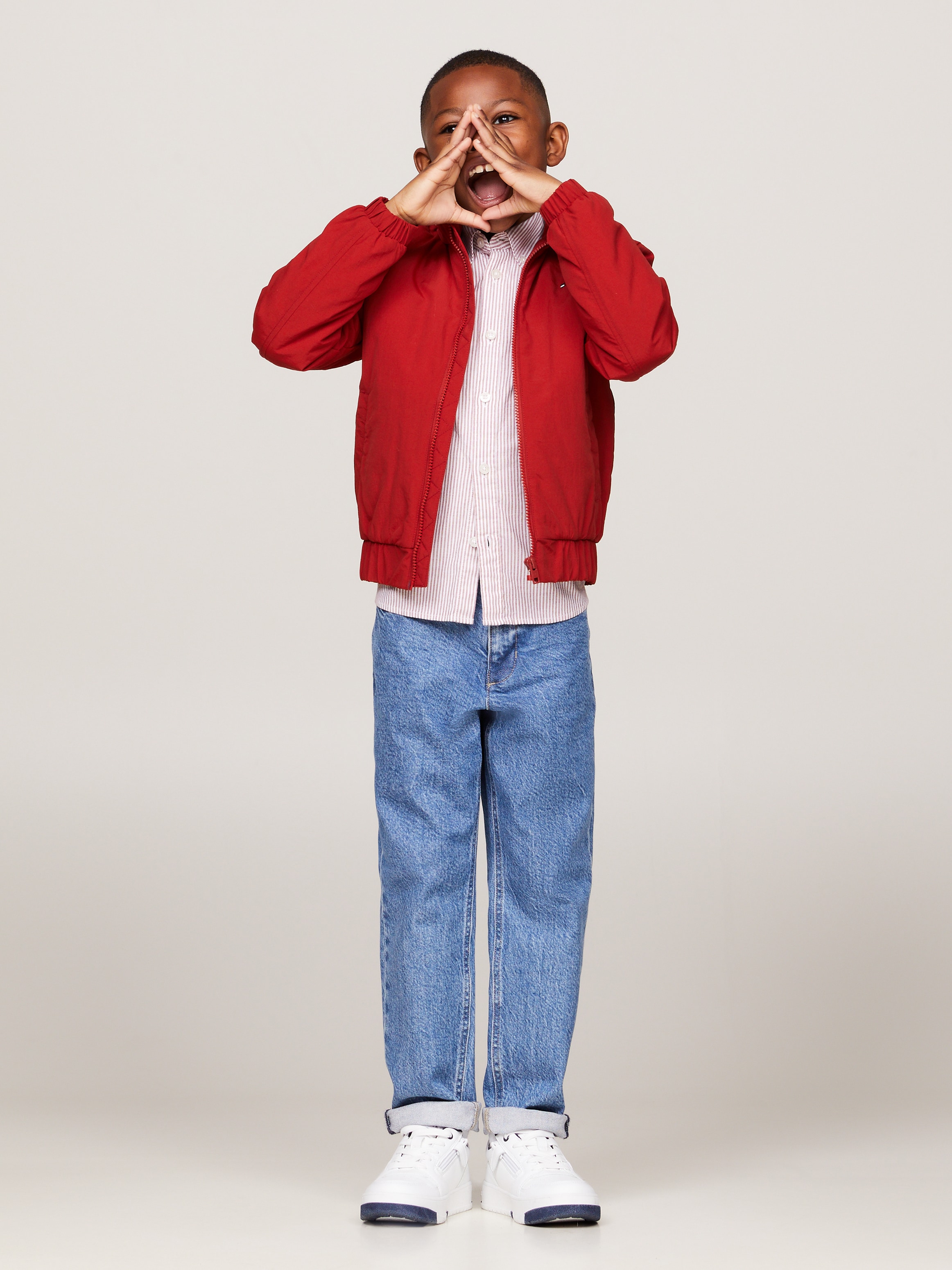Tommy Hilfiger Straight-Jeans »SKATER MID SALT&PEPPER DENIM«, Kinder bis 16 Jahre mit gestickter Logoflagge
