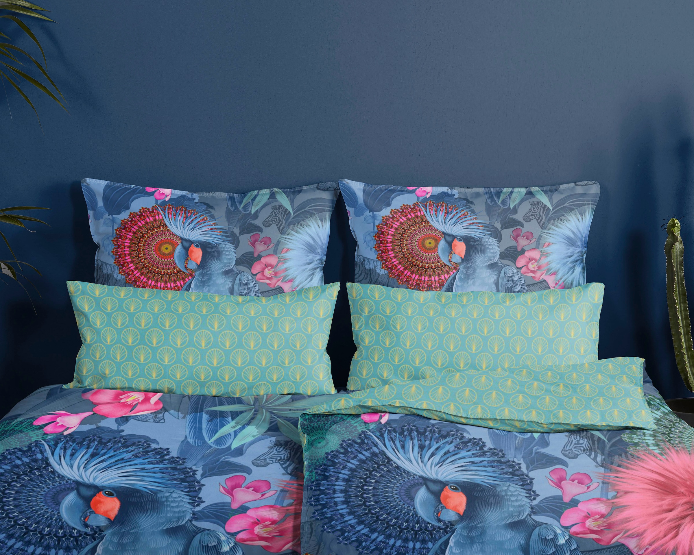 hip Wendebettwäsche »Ofelia«, Mako-Satin, 135x200, Reissverschluss, Wendeoptik, Mandala Papagei, Blau