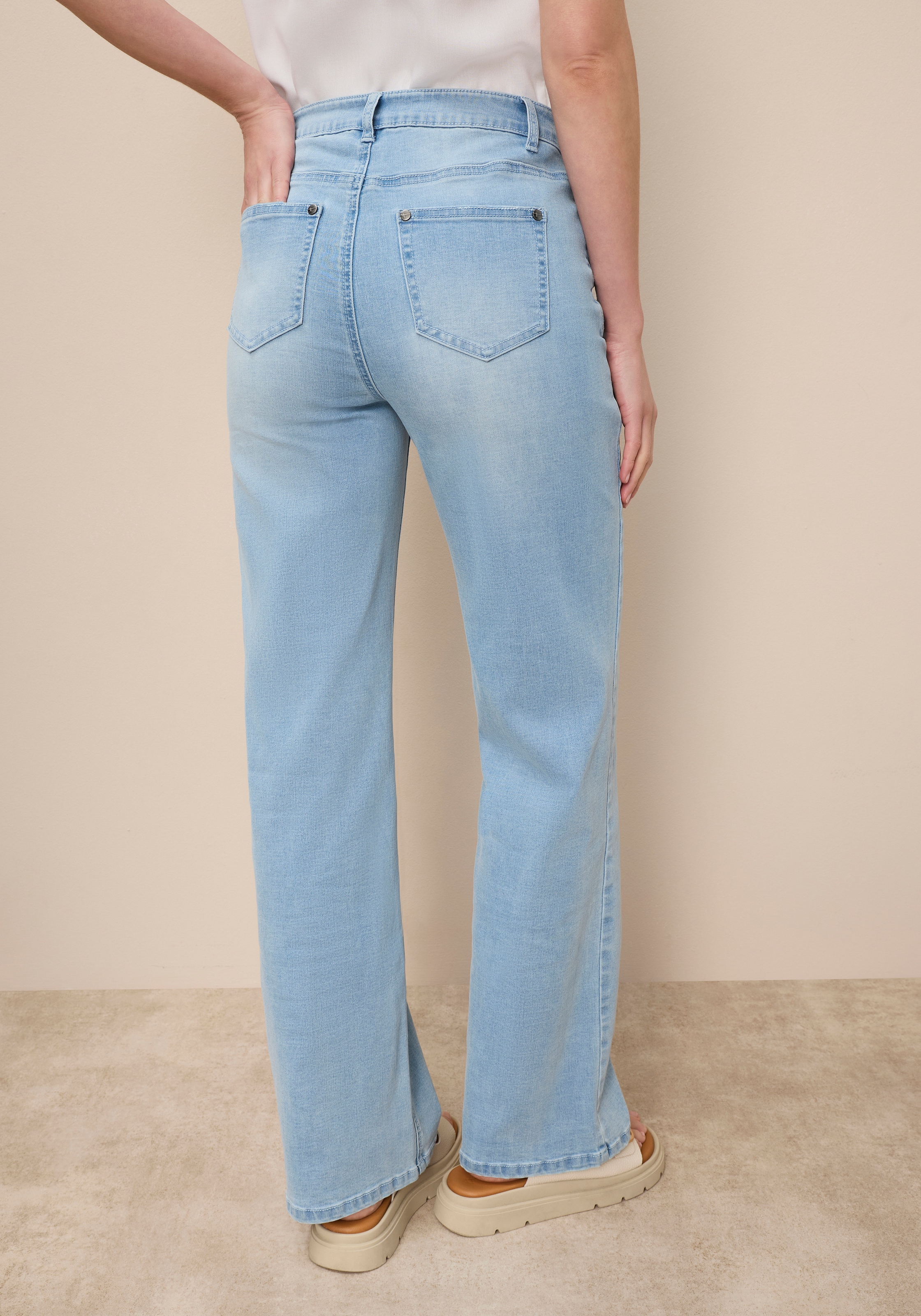 Tamaris Jeans large hohe Leibhöhe, langer Schnitt, mit Knopf-Applikationen