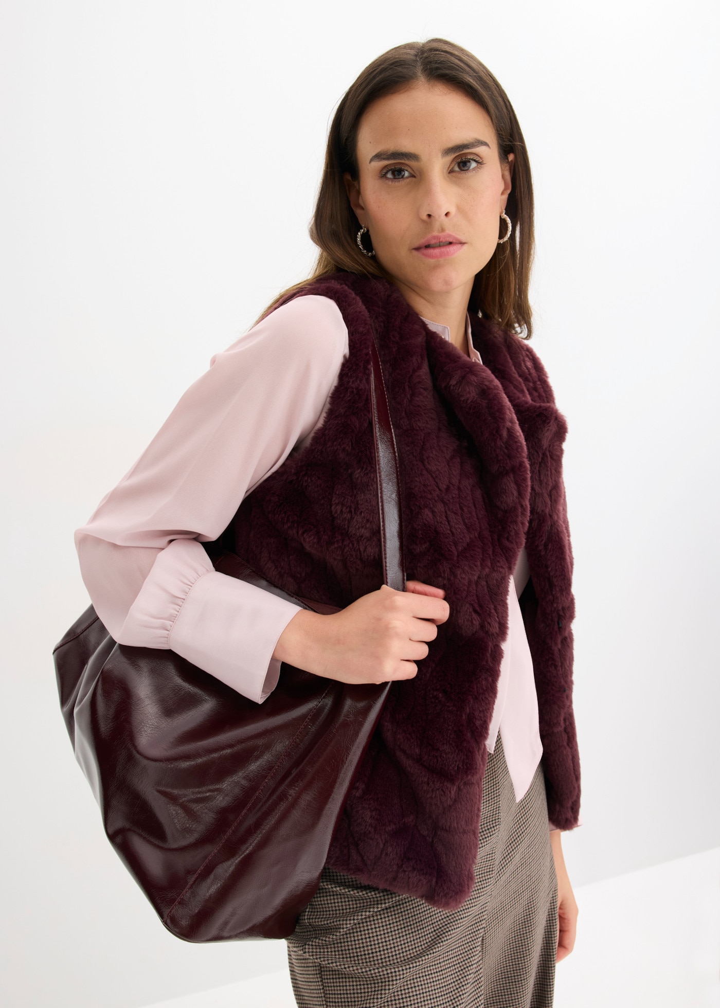 bonprix Fellimitatweste mit gerader Passform, aus Polyester