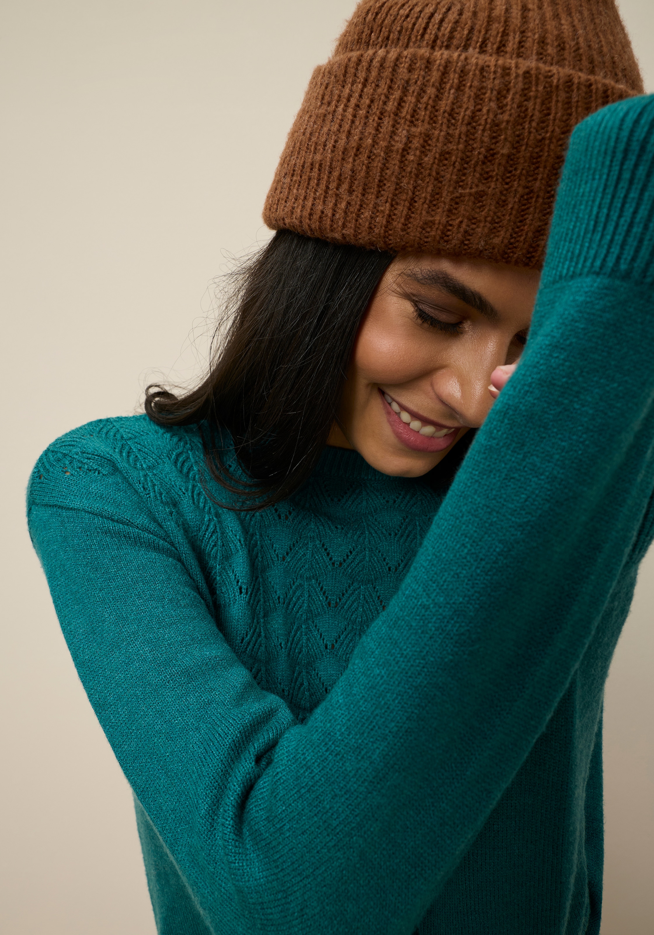 Tamaris Robe en tricot Mini-Länge, modischer Ajourstrick