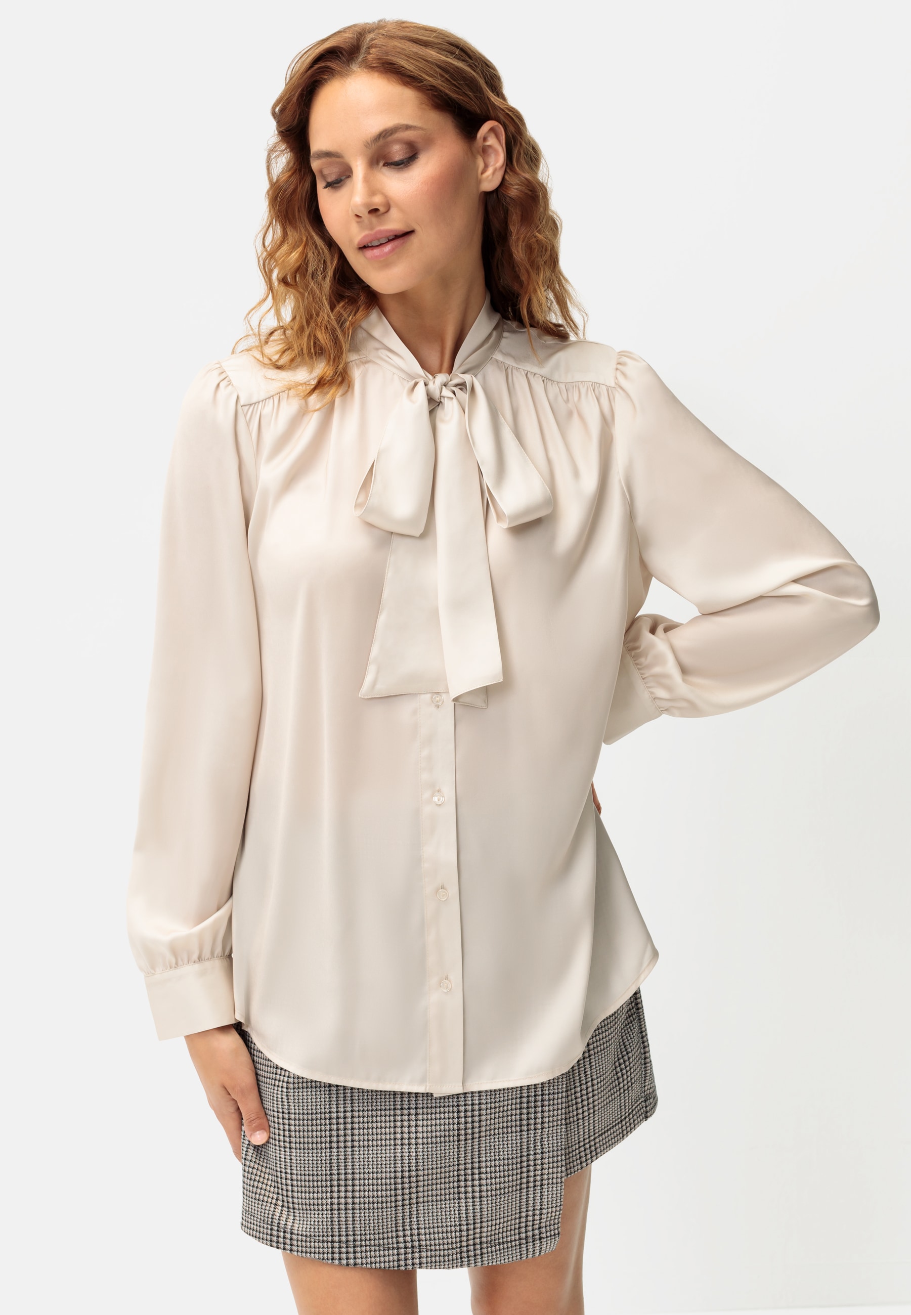 Image of LASCANA Schluppenbluse mit Raffungen