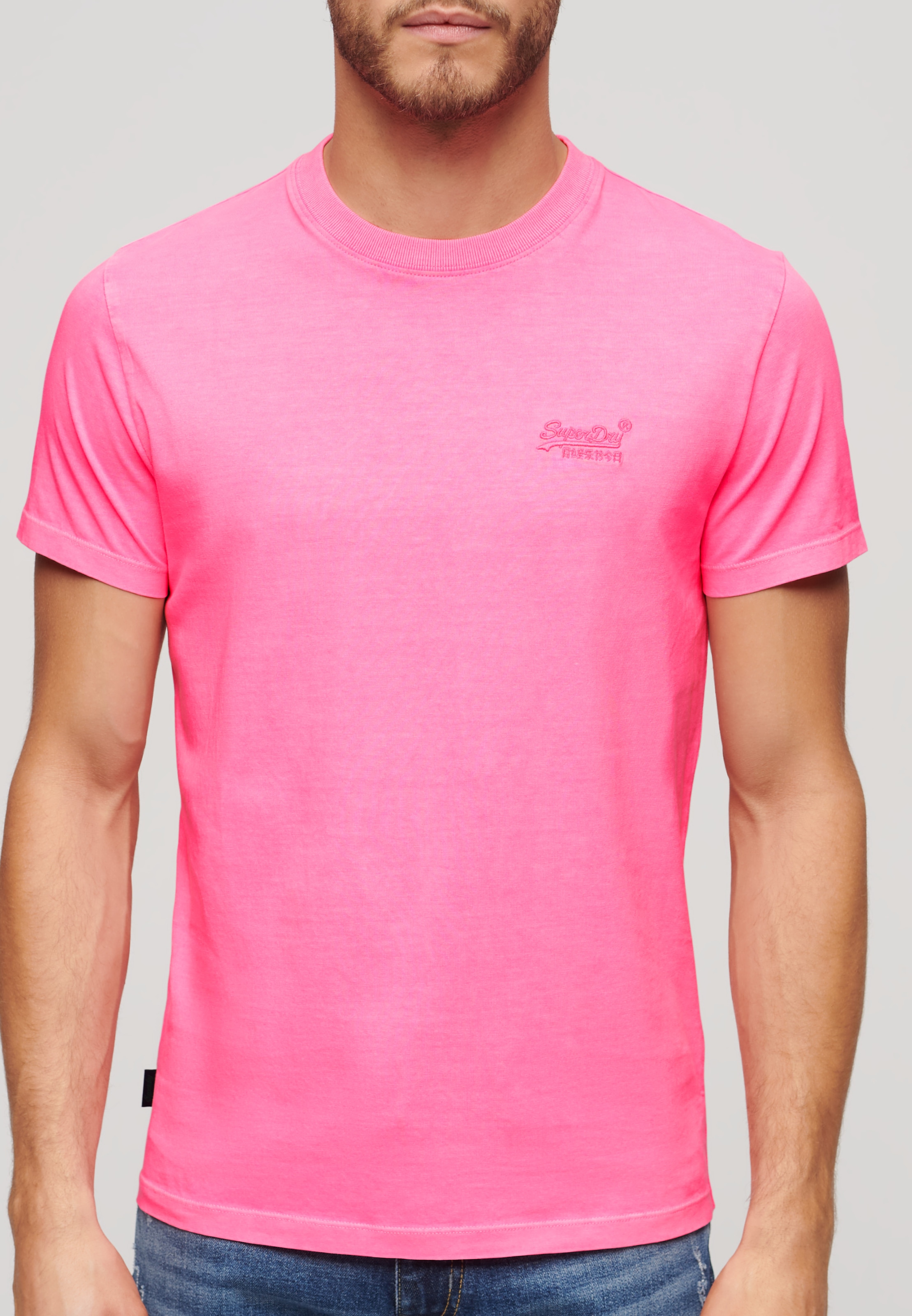Image of Superdry Rundhalsshirt "ESSENTIAL LOGO EMB NEON TEE" aus Baumwolle und Single Jersey, normale Passform, ohne Kragen