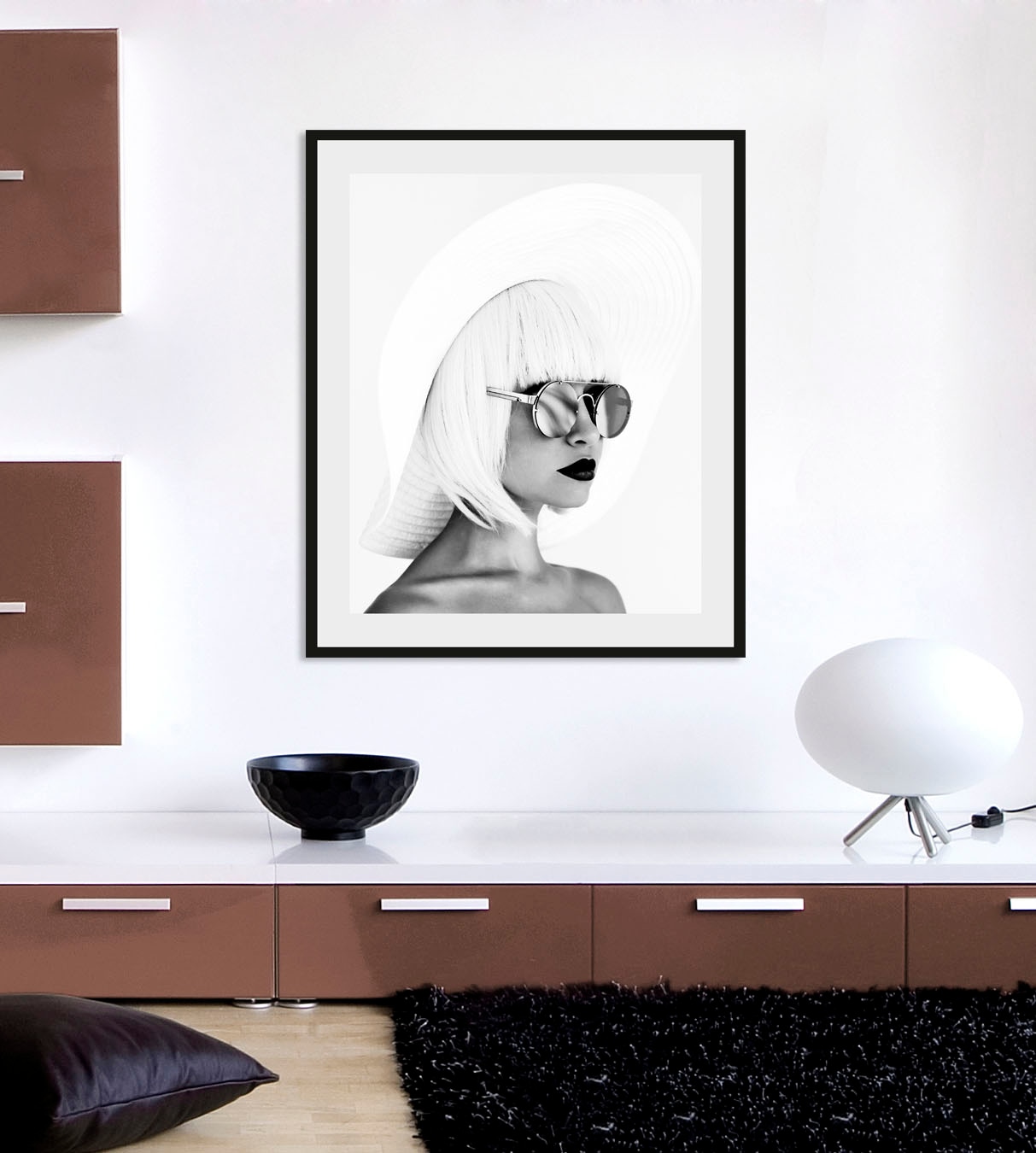 Image of queence Bild "Jessica" Bilder von Frauen Fashion Foto Frau Magazincover Mode Portrait Porträts Schwarz-Weiss 1 Stk. tlg. HD Premium Poster-Druck inkl. Holzrahmen