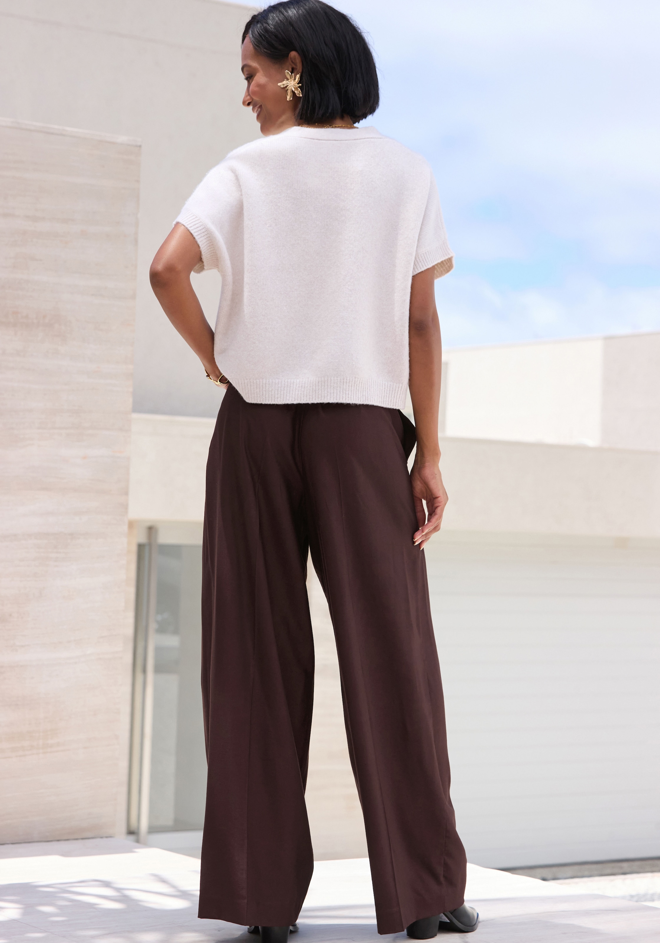 French Connection Pantalon à pinces »mit luftig-weitem Bein«  en tissu léger tissé avec viscose, pantalon d'été, style casual-chic