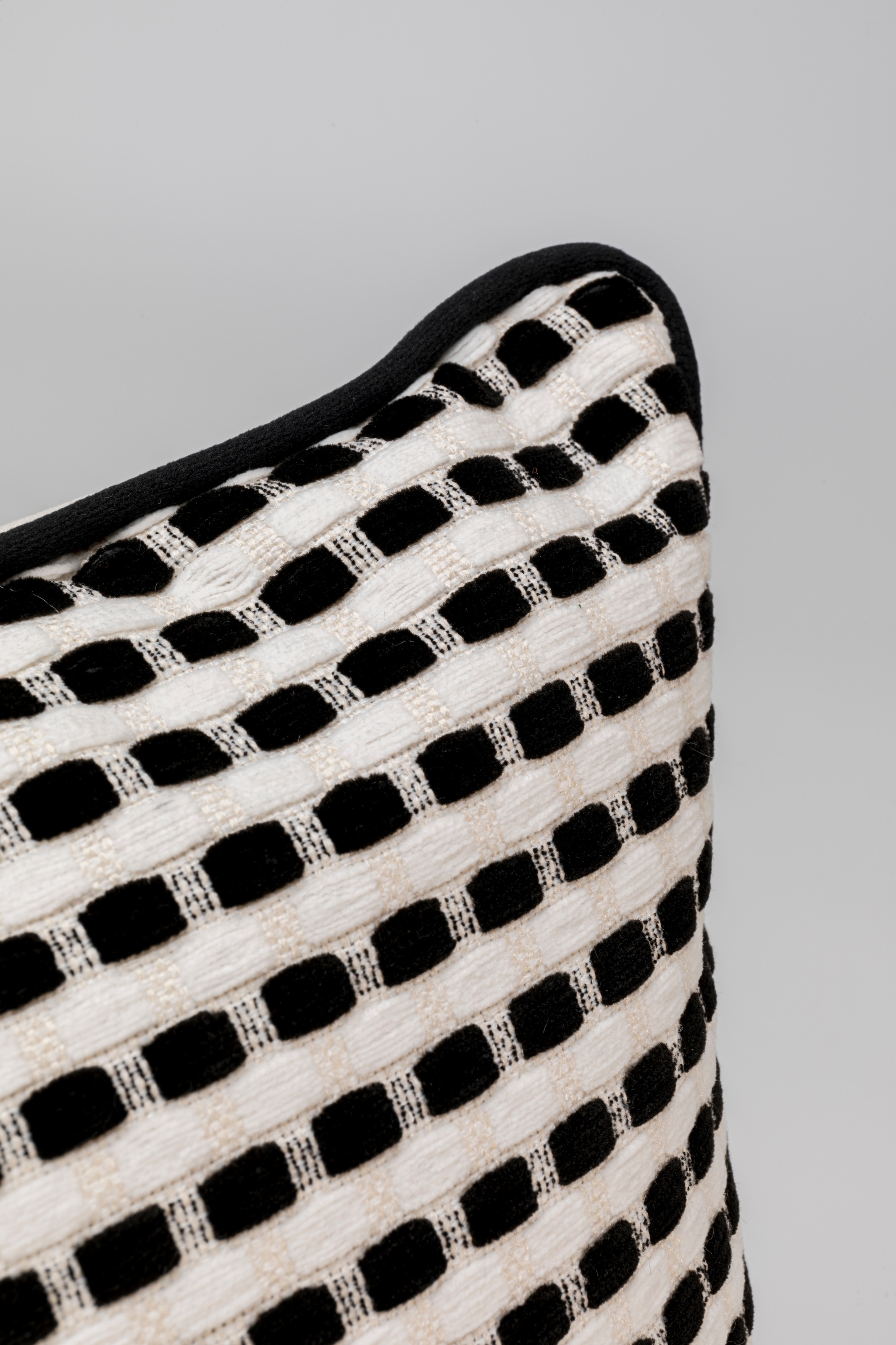 Kare Design Coussin décoratif »Jacky, Kissenhülle mit Füllung, 45x45 cm« stützt Kopf und Nacken angenehm und sorgt für erholsamen Schlaf