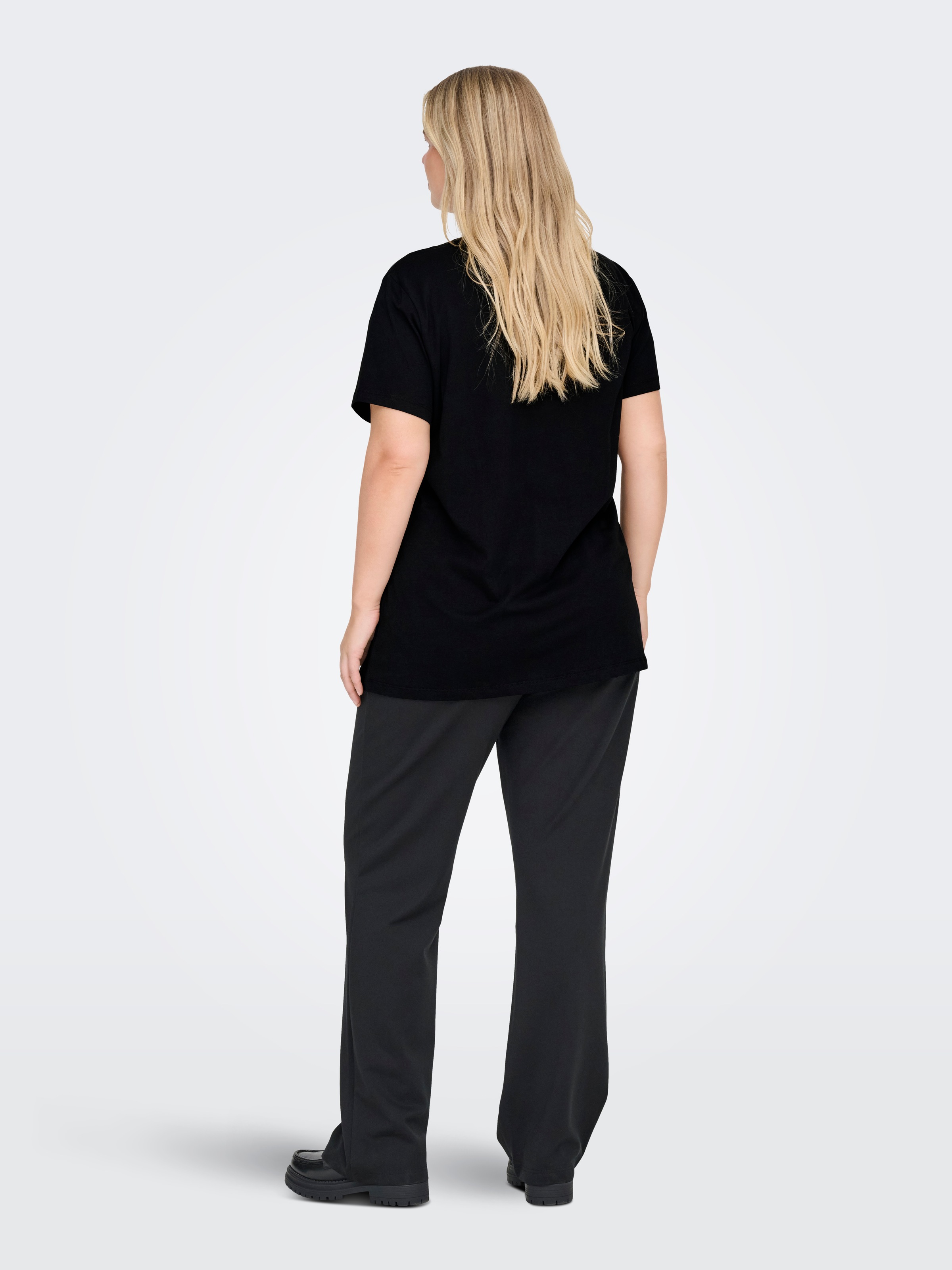 ONLY CARMAKOMA T-shirt à manches courtes »CARLYDIA LIFE SS V-NECK REG TEE JRS«
