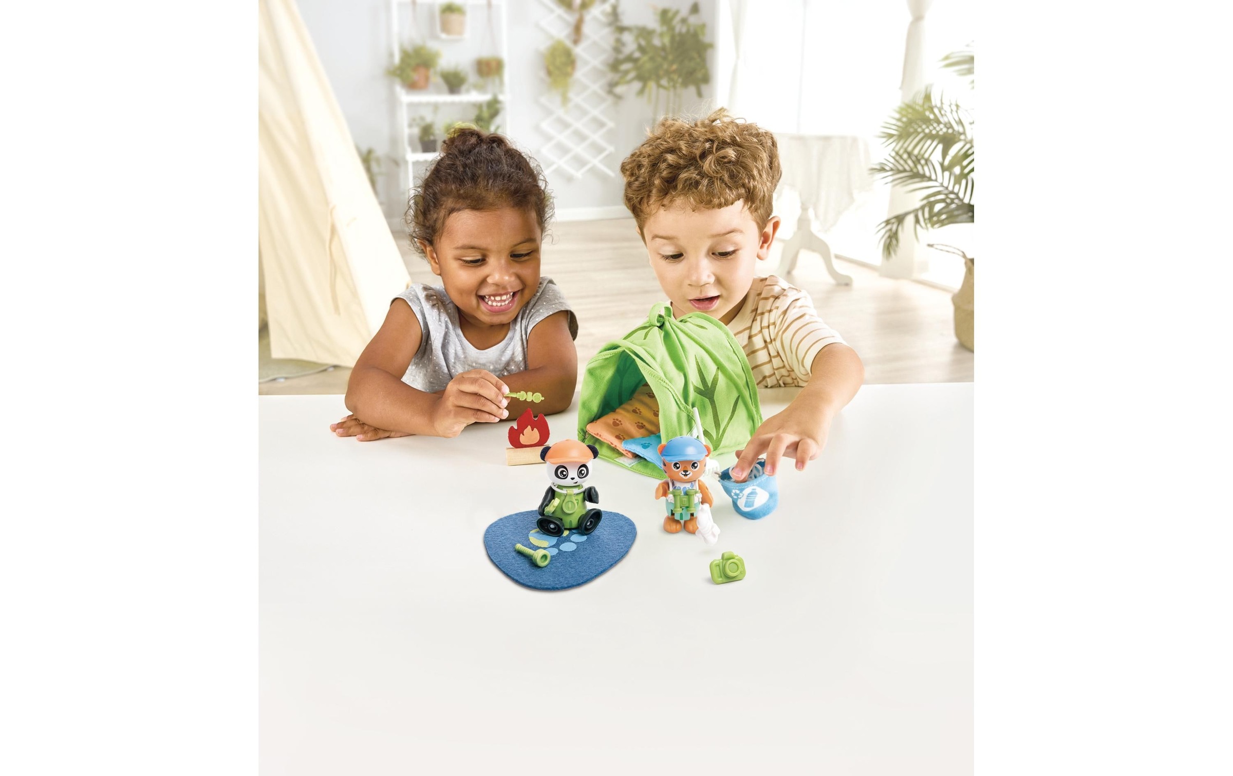 Hape Spielfigur »Eco Camping Set«