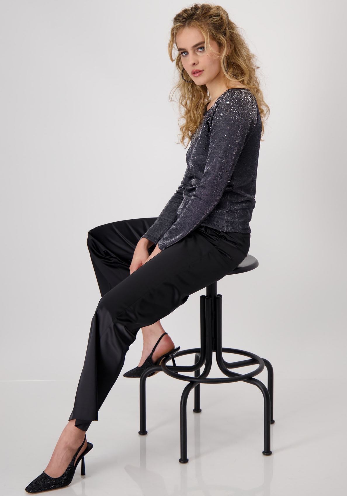Monari Rundhalsshirt, mit Glitzersteinchen